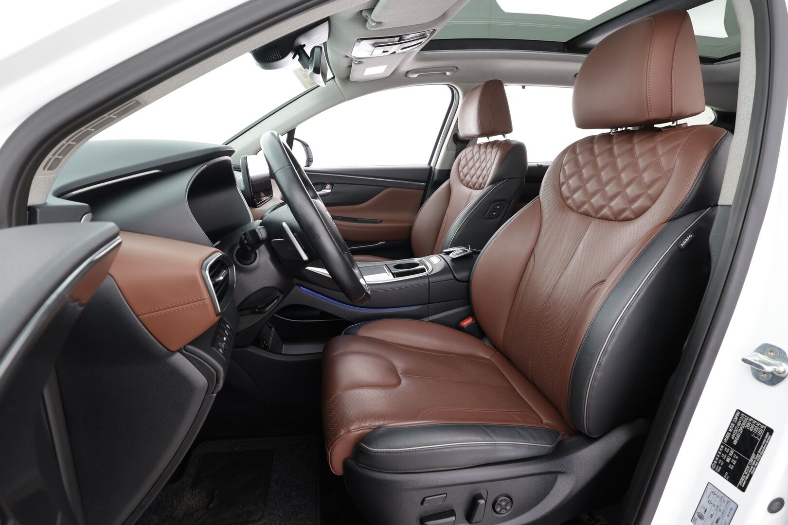 HYUNDAI SANTA FE 2023 1.6 T-GDI 265 hv Plug in 4WD 6AT Calligraphy 7P * ACC / HUD / Panorama / 360° / Ilmastoidut nahat / KRELL / Navi / LED * - Kahdet renkaat aluvanteilla / Akku kuntotarkastettu / Merkkihuollettu / Huippuvarusteet