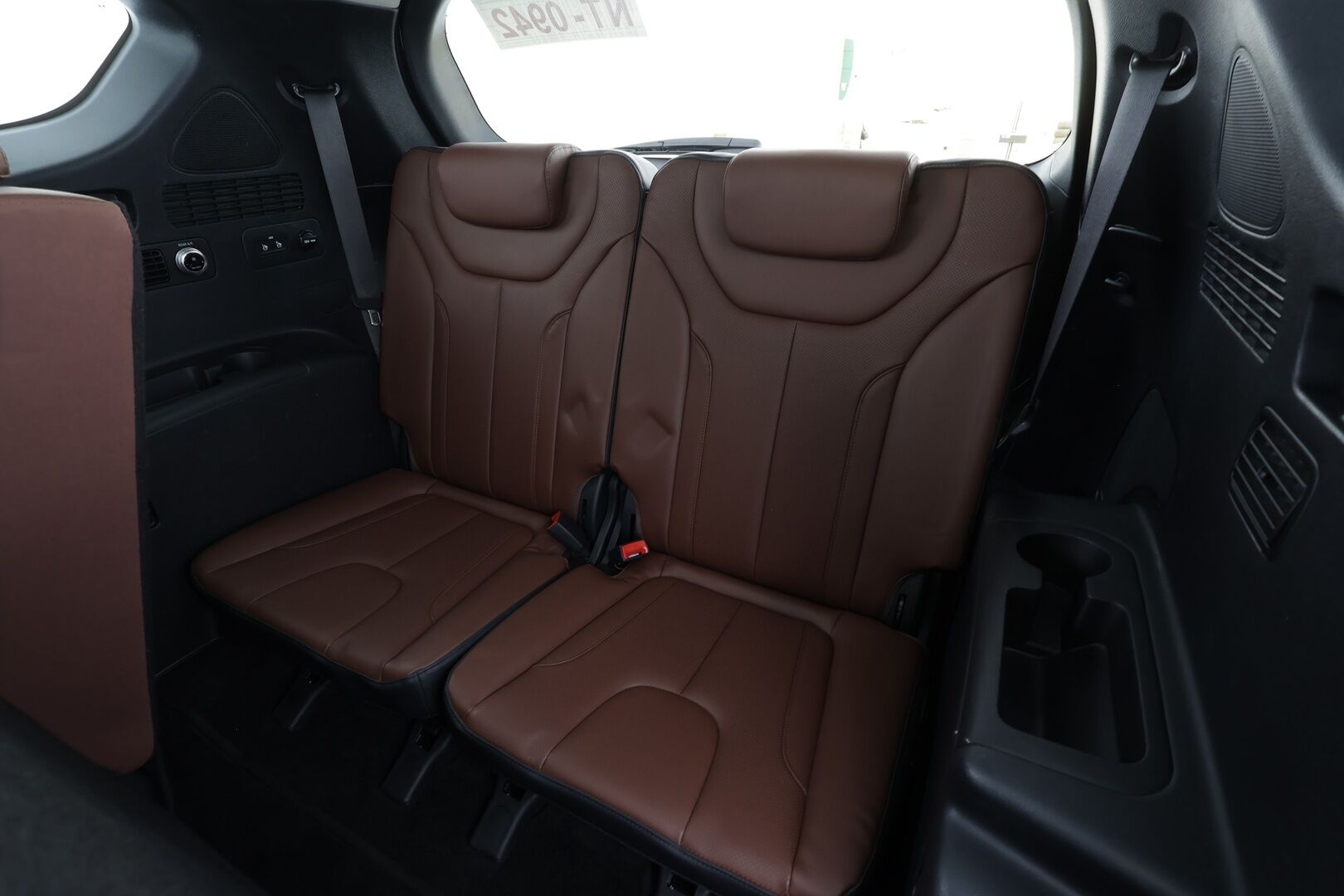 HYUNDAI SANTA FE 2023 1.6 T-GDI 265 hv Plug in 4WD 6AT Calligraphy 7P * ACC / HUD / Panorama / 360° / Ilmastoidut nahat / KRELL / Navi / LED * - Kahdet renkaat aluvanteilla / Akku kuntotarkastettu / Merkkihuollettu / Huippuvarusteet