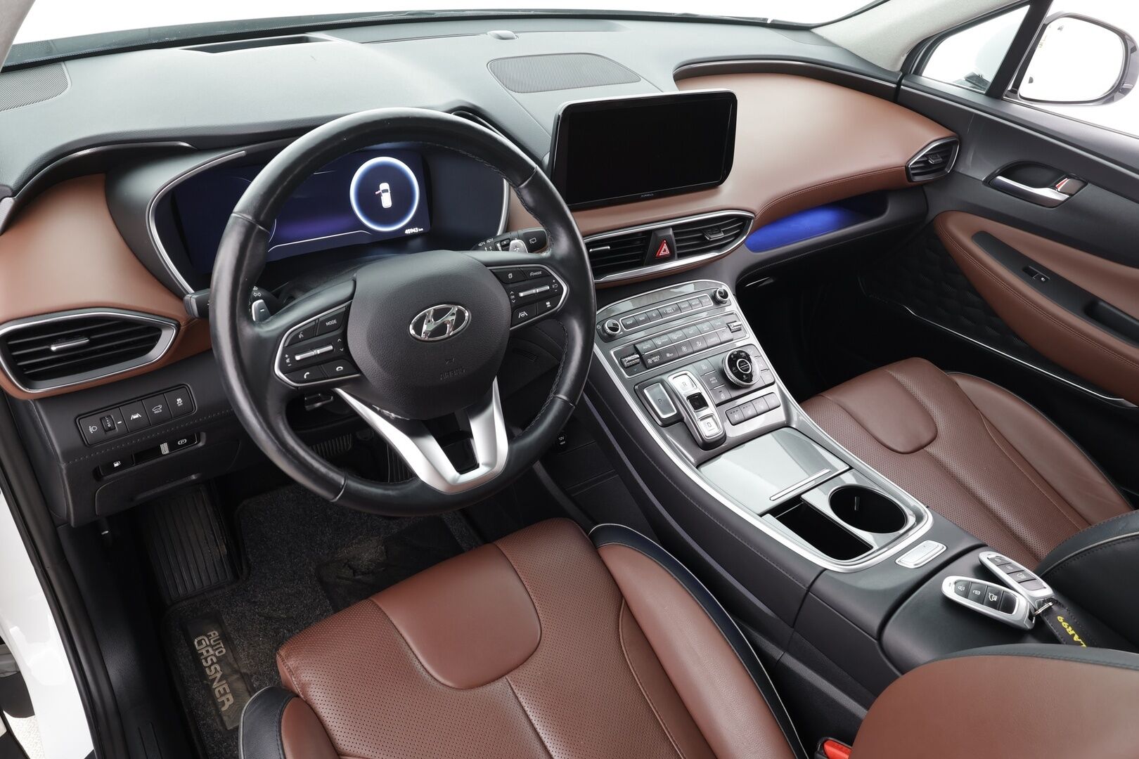 HYUNDAI SANTA FE 2023 1.6 T-GDI 265 hv Plug in 4WD 6AT Calligraphy 7P * ACC / HUD / Panorama / 360° / Ilmastoidut nahat / KRELL / Navi / LED * - Kahdet renkaat aluvanteilla / Akku kuntotarkastettu / Merkkihuollettu / Huippuvarusteet