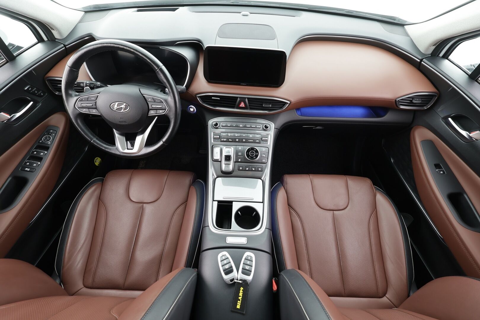 HYUNDAI SANTA FE 2023 1.6 T-GDI 265 hv Plug in 4WD 6AT Calligraphy 7P * ACC / HUD / Panorama / 360° / Ilmastoidut nahat / KRELL / Navi / LED * - Kahdet renkaat aluvanteilla / Akku kuntotarkastettu / Merkkihuollettu / Huippuvarusteet