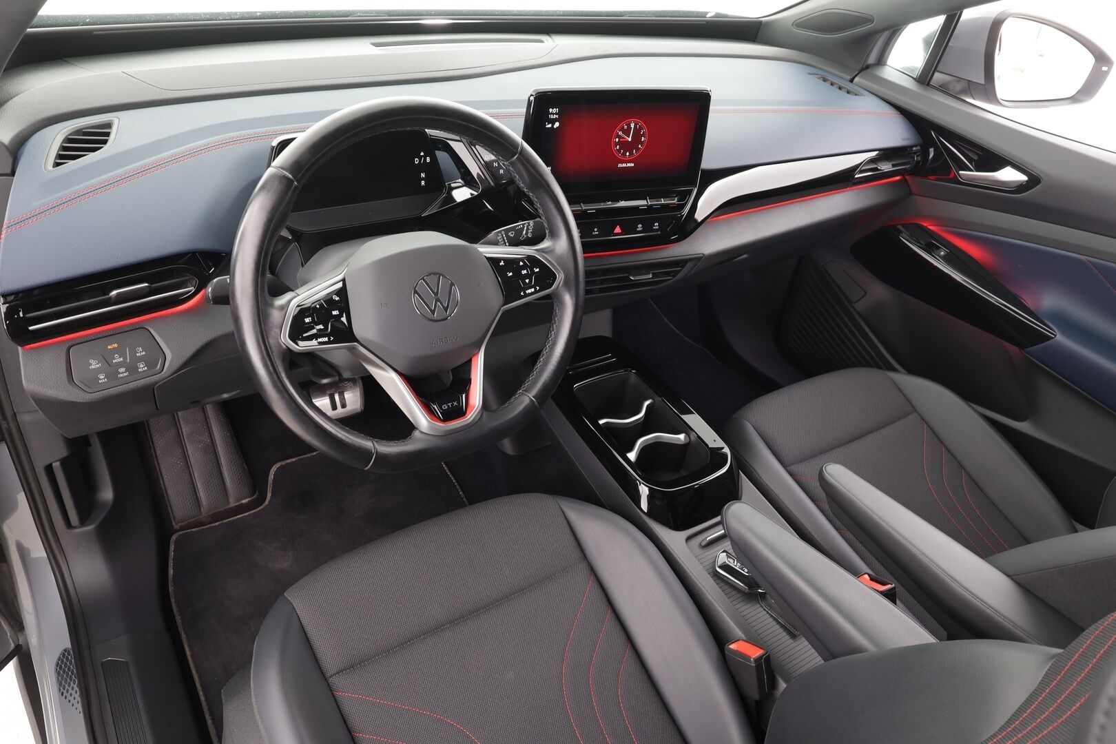 VOLKSWAGEN ID.4 2022 GTX Dual Motor AWD * ILP / ACC / P.kamera / Matrix-LED / Navi / Kaistavahti / Keyless * - Kahdet renkaat aluvanteilla / Merkkihuollot