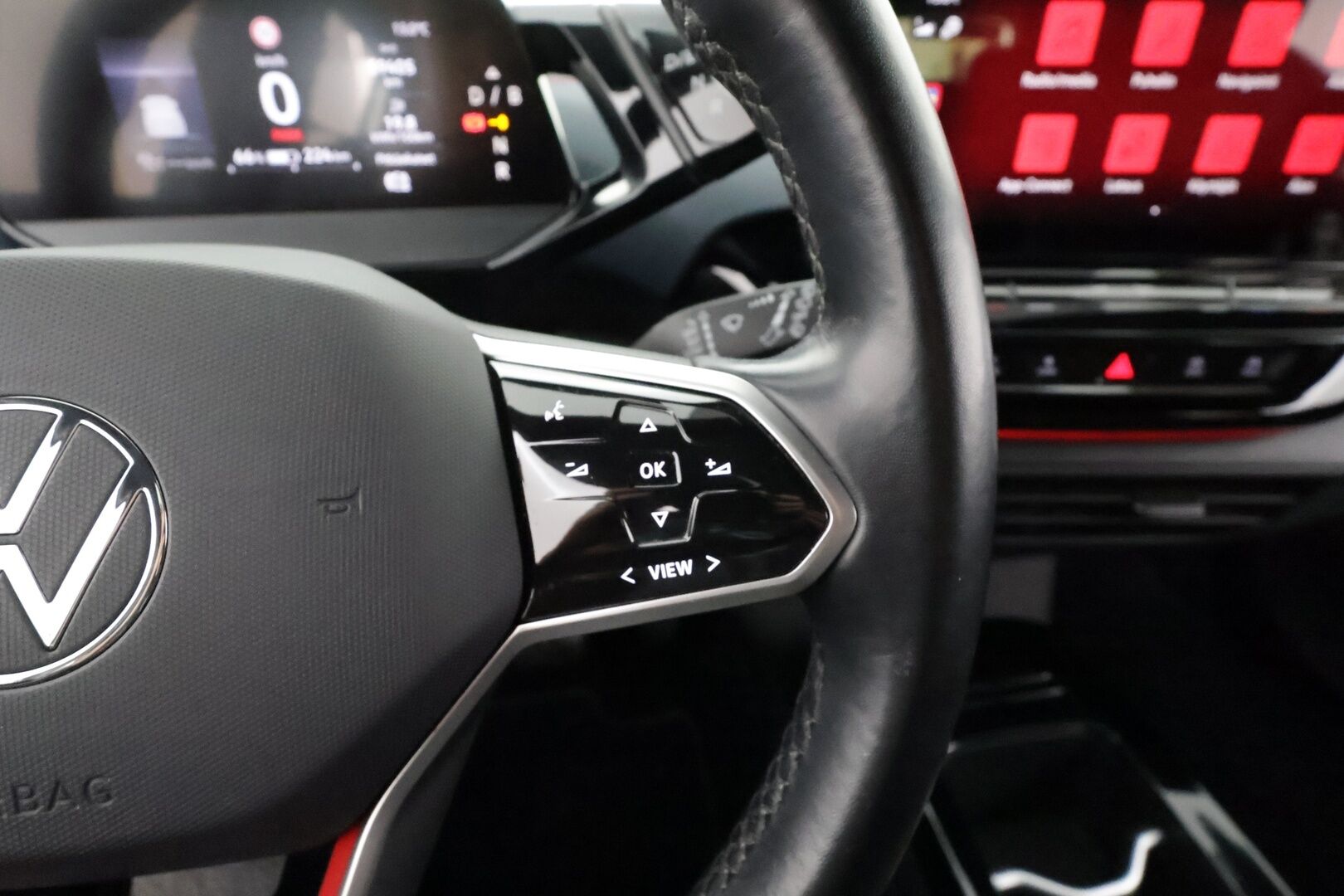 VOLKSWAGEN ID.4 2022 GTX Dual Motor AWD * ILP / ACC / P.kamera / Matrix-LED / Navi / Kaistavahti / Keyless * - Kahdet renkaat aluvanteilla / Merkkihuollot