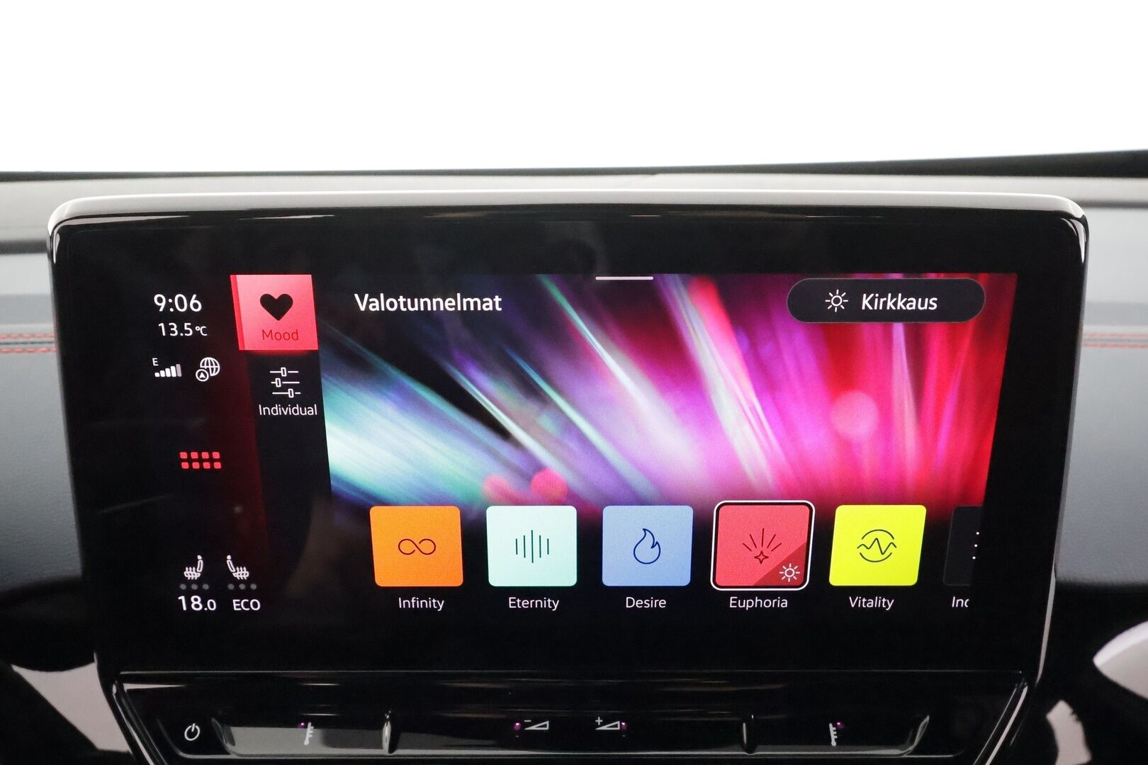 VOLKSWAGEN ID.4 2022 GTX Dual Motor AWD * ILP / ACC / P.kamera / Matrix-LED / Navi / Kaistavahti / Keyless * - Kahdet renkaat aluvanteilla / Merkkihuollot