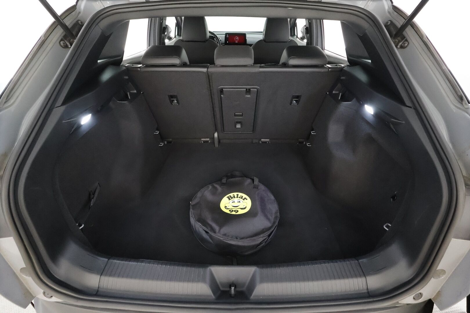 VOLKSWAGEN ID.4 2022 GTX Dual Motor AWD * ILP / ACC / P.kamera / Matrix-LED / Navi / Kaistavahti / Keyless * - Kahdet renkaat aluvanteilla / Merkkihuollot