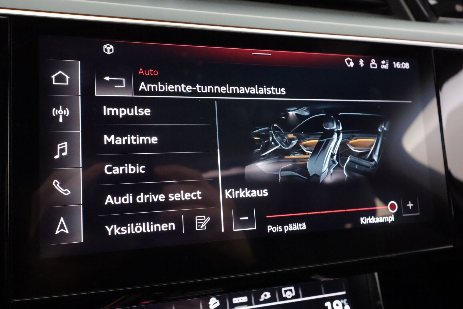 AUDI E-TRON 2023 55 Quattro 503hv * ACC / Akkukäyttöinen lisälämmitin / Koukku / Panorama / 360-kamera / Muistinahat / Matrix-LED / Keyless * - Koti & Kauppalaturi