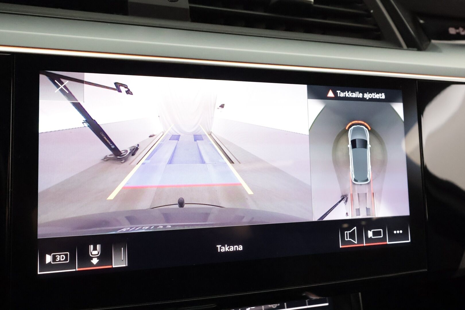 AUDI E-TRON 2023 55 Quattro 503hv * ACC / Akkukäyttöinen lisälämmitin / Koukku / Panorama / 360-kamera / Muistinahat / Matrix-LED / Keyless * - Koti & Kauppalaturi