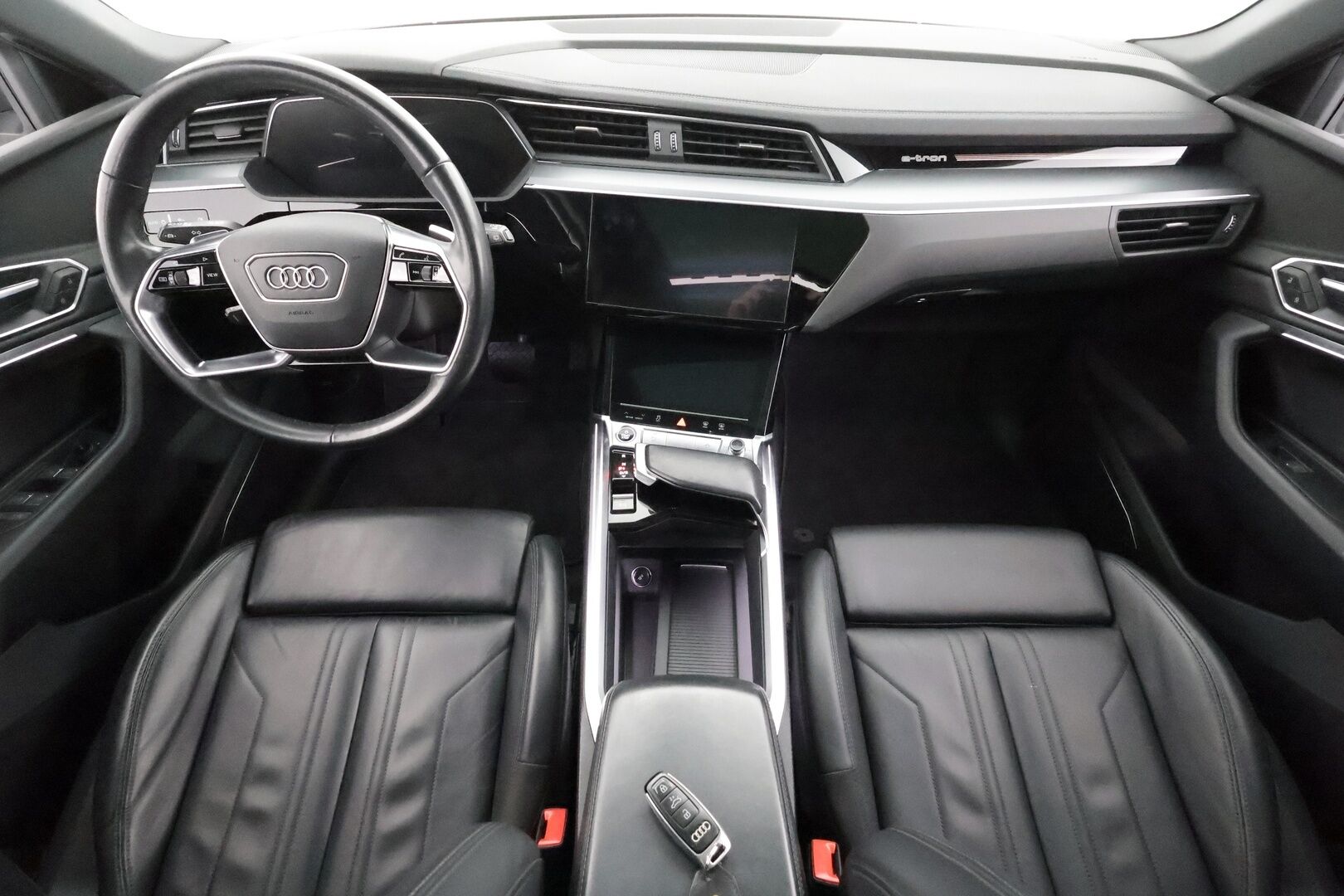 AUDI E-TRON 2023 55 Quattro 503hv * ACC / Akkukäyttöinen lisälämmitin / Koukku / Panorama / 360-kamera / Muistinahat / Matrix-LED / Keyless * - Koti & Kauppalaturi