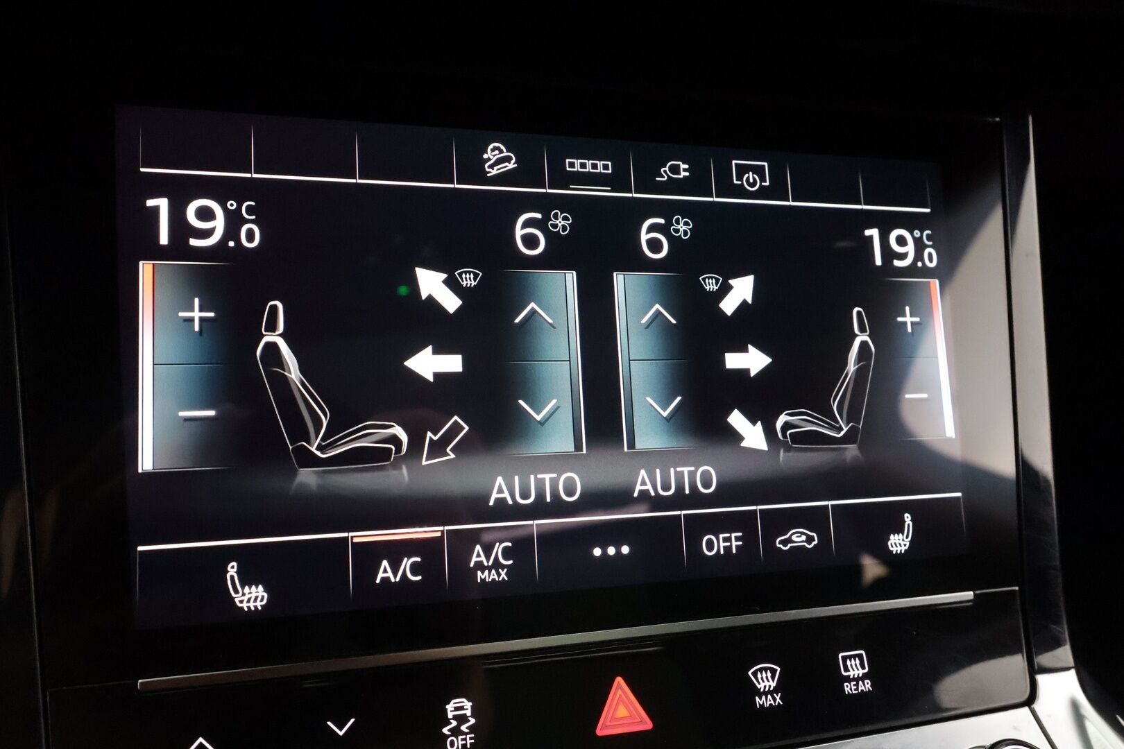 AUDI E-TRON 2023 55 Quattro 503hv * ACC / Akkukäyttöinen lisälämmitin / Koukku / Panorama / 360-kamera / Muistinahat / Matrix-LED / Keyless * - Koti & Kauppalaturi