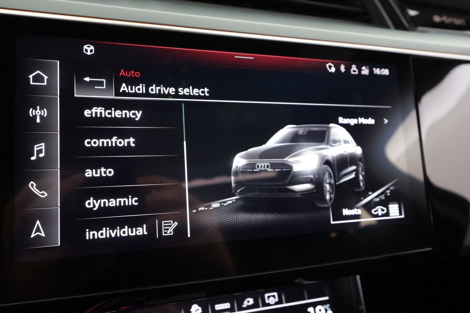 AUDI E-TRON 2023 55 Quattro 503hv * ACC / Akkukäyttöinen lisälämmitin / Koukku / Panorama / 360-kamera / Muistinahat / Matrix-LED / Keyless * - Koti & Kauppalaturi