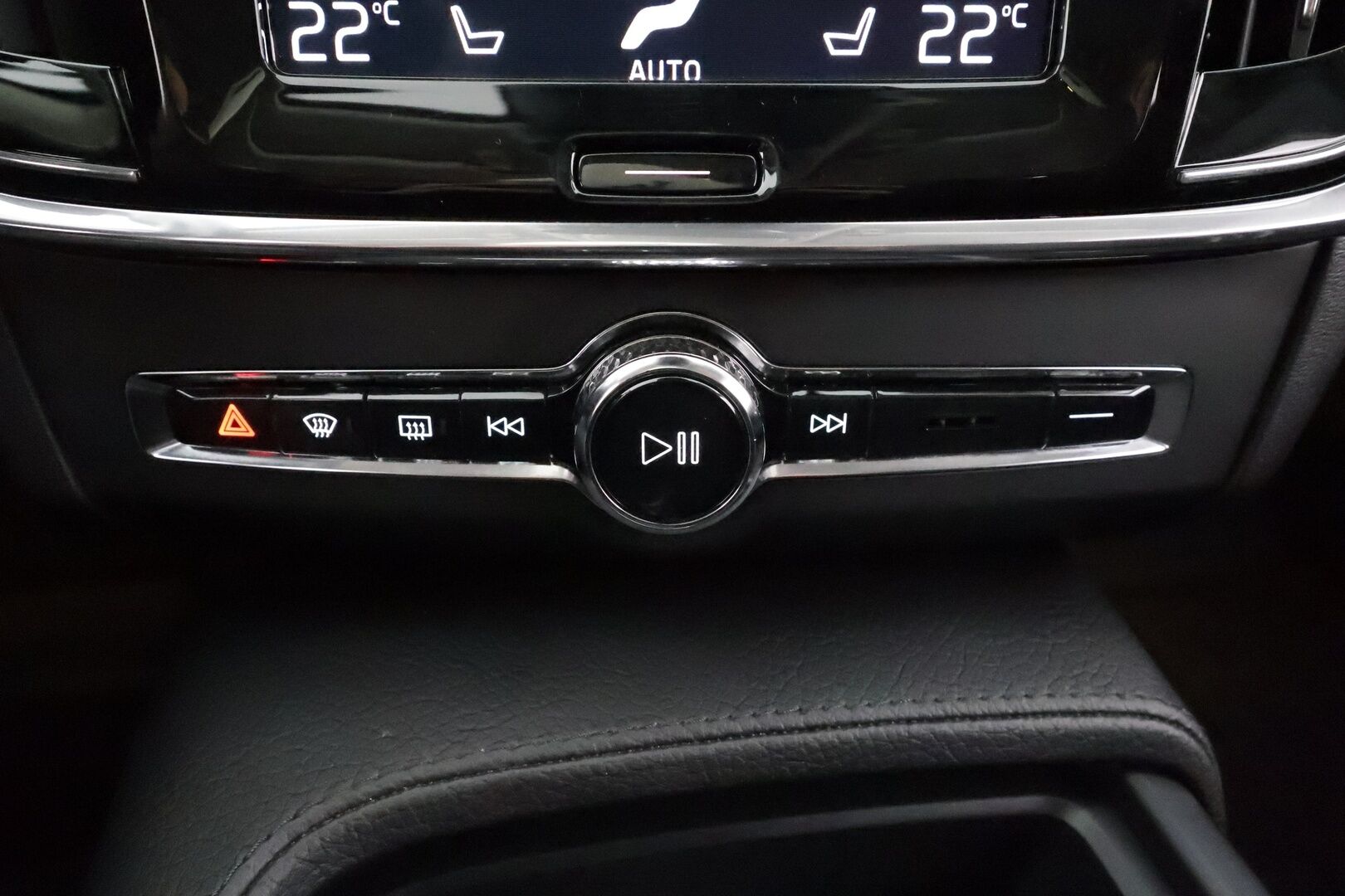 Volvo V90 CROSS COUNTRY 2018 D4 AWD Advanced aut * ACC / Webasto / Navi / LED / P.tutka / VOC / Ratinlämmitin * - Kahdet renkaat aluvanteilla / Huollettu 111tkm / Ei Adblue!