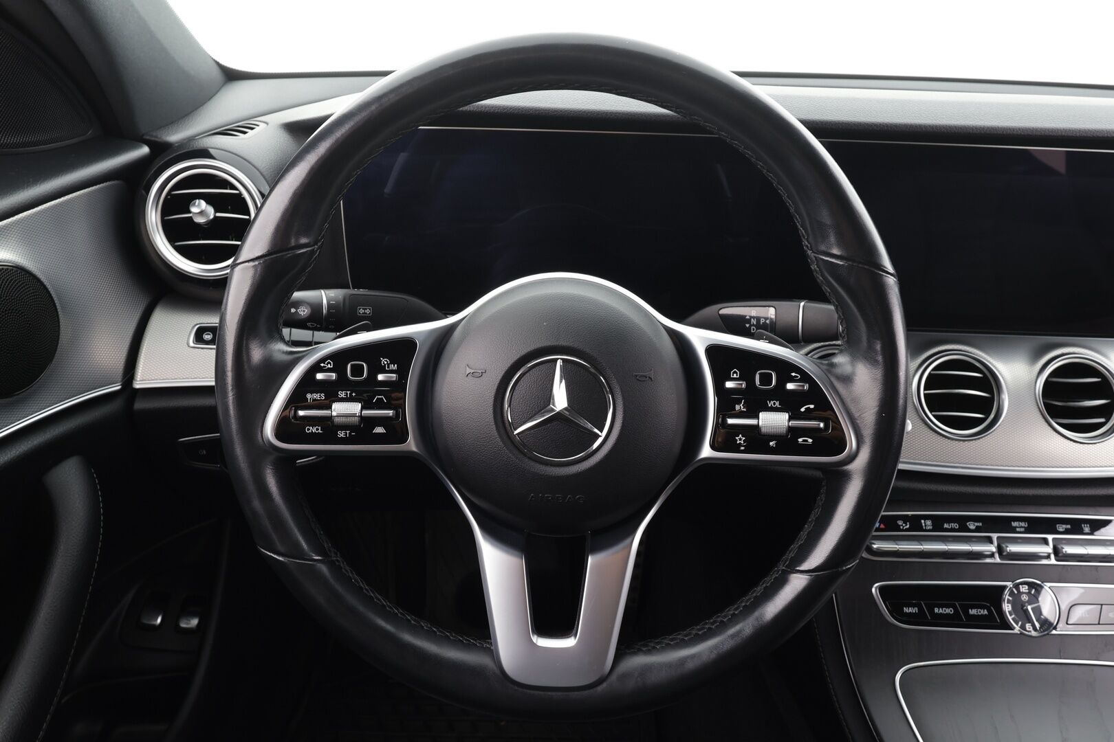 MERCEDES-BENZ E 2019 220 d 4MATIC AMG 9G-Tronic * Distronic+ / Webasto / Koukku / Multibeam-LED / 360-Kamera / Muistipenkit / Apple&Android * - Kahdet Renkaat - HULLUT AVAJAISHULINAT KORKOTARJOUS 3,29 %