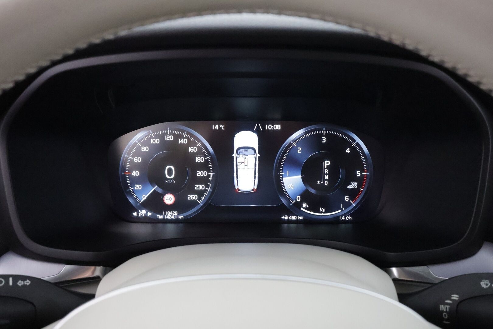 Volvo V60 2019 D3 AWD Momentum aut. * ACC / Koukku / Webasto / P.kamera / Full LED / Navi / Keyless / Puolinahat * - Kahdet renkaat aluvanteilla