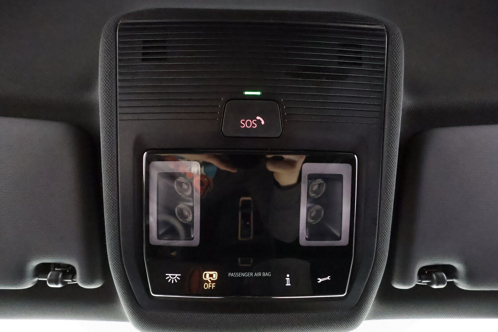 CUPRA FORMENTOR 2025 1.5 eTSI 110 kW MHEV DSG * ACC / P.Kamera / LED / Puolinahat / Kaistavahti / Apple&Android / Keyless* - Kahdet renkaat aluvanteilla / Merkkihuollot