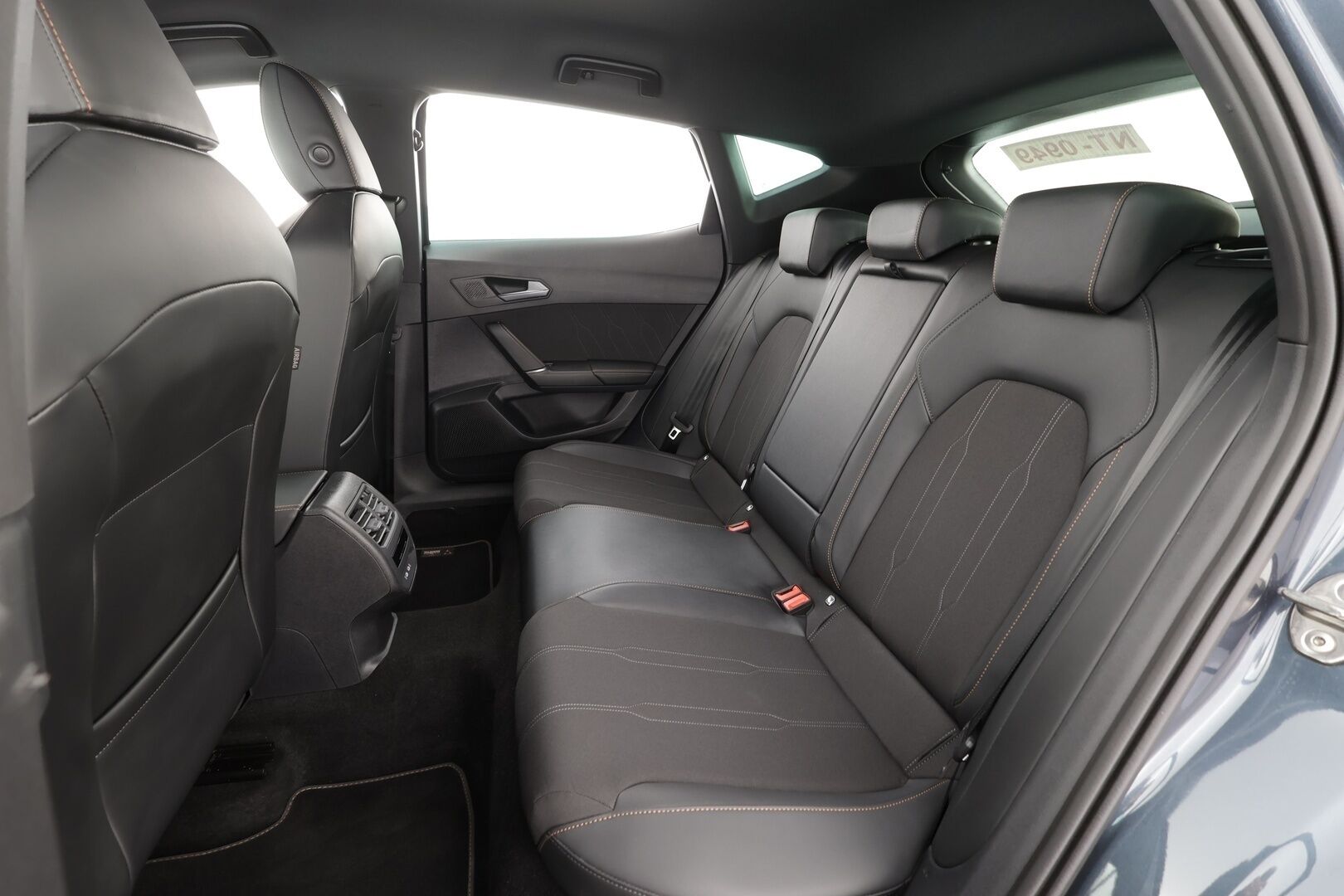 CUPRA FORMENTOR 2025 1.5 eTSI 110 kW MHEV DSG - | ACC | ALV | Facelift | P.kamera | LED | Ambiente | Keylessgo | Apple&Android | Merkkihuollettu | Ratinlämmitin | Kahdet Renkaat |
