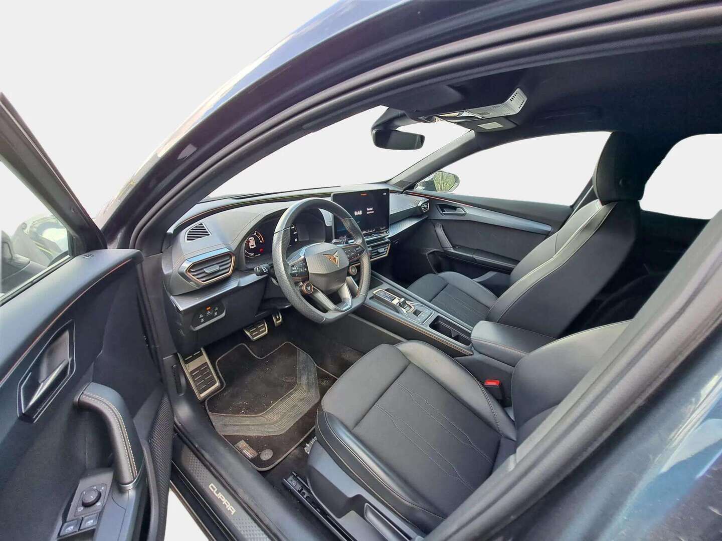 CUPRA FORMENTOR 2025 1.5 eTSI 110 kW MHEV DSG - | ACC | ALV | Facelift | P.kamera | LED | Ambiente | Keylessgo | Apple&Android | Merkkihuollettu | Ratinlämmitin | Kahdet Renkaat |