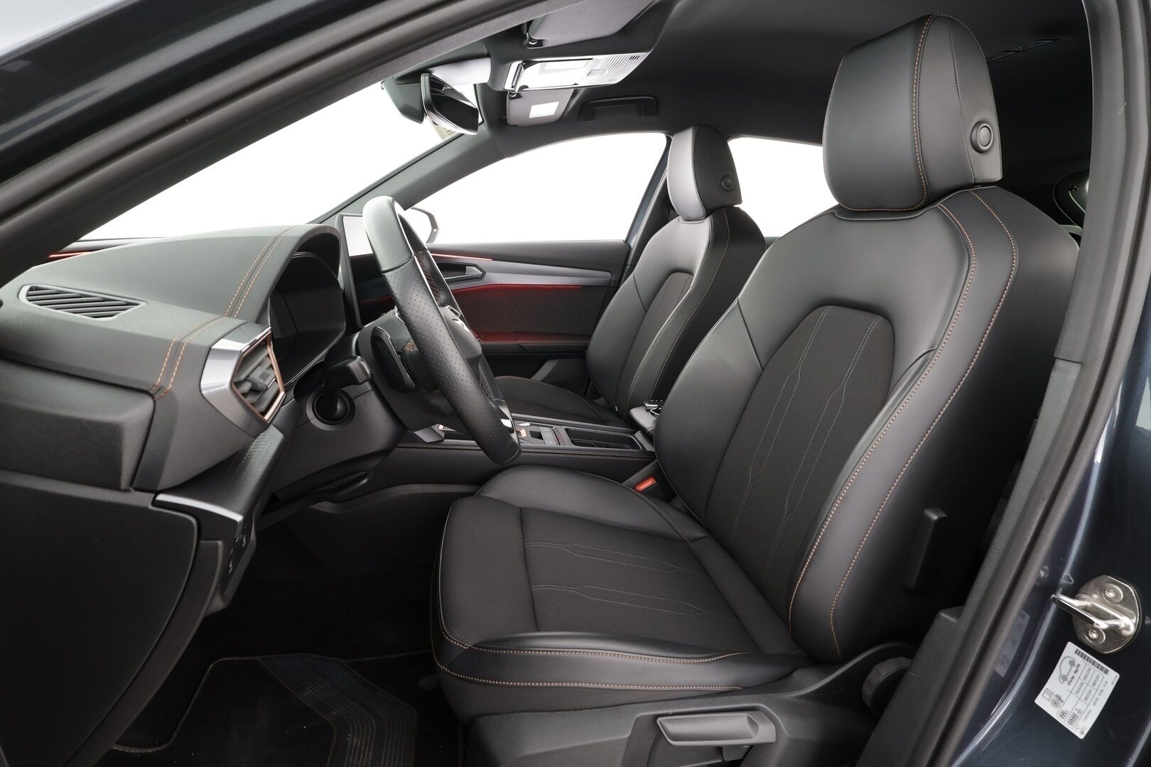 CUPRA FORMENTOR 2025 1.5 eTSI 110 kW MHEV DSG - | ACC | ALV | Facelift | P.kamera | LED | Ambiente | Keylessgo | Apple&Android | Merkkihuollettu | Ratinlämmitin | Kahdet Renkaat |