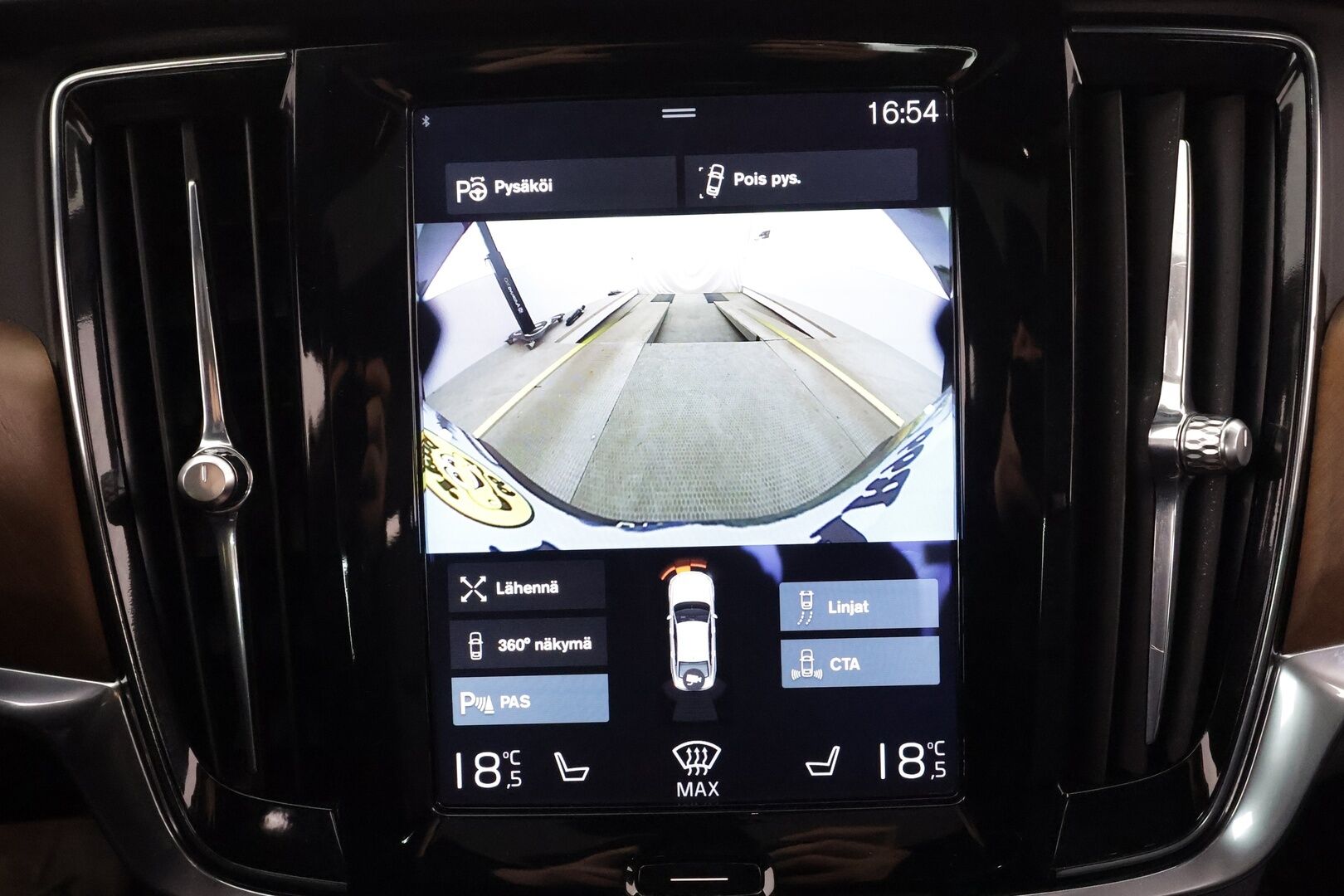 Volvo S90 2017 D5 AWD Inscription aut. * ACC / B&W / HUD / 360° / Webasto / Kattoluukku / Styling Kit / Muistinahat / Full LED / BLIS * - Ilman AD-Blue järjestelmää / Kahdet renkaat aluvanteilla / Supervarusteet - HULLUT AVAJAISHULINAT KORKOTARJOUS 3,29 %