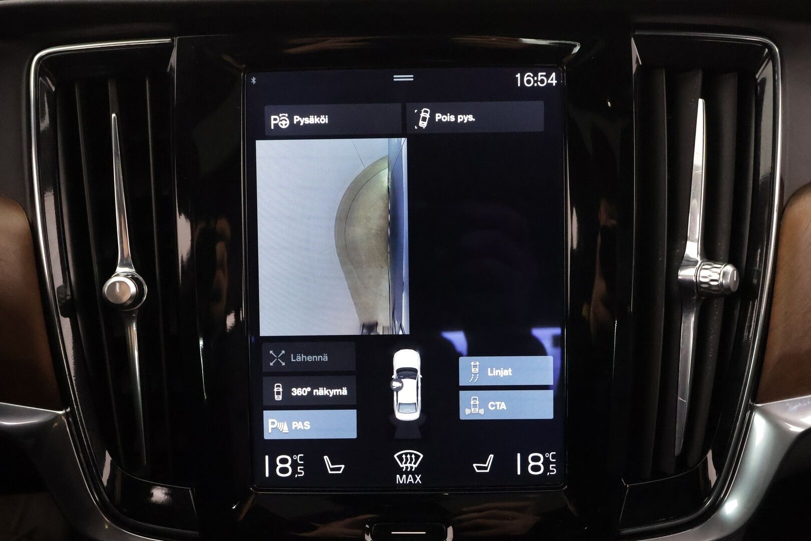 Volvo S90 2017 D5 AWD Inscription aut. * ACC / B&W / HUD / 360° / Webasto / Kattoluukku / Styling Kit / Muistinahat / Full LED / BLIS * - Ilman AD-Blue järjestelmää / Kahdet renkaat aluvanteilla / Supervarusteet - HULLUT AVAJAISHULINAT KORKOTARJOUS 3,29 %