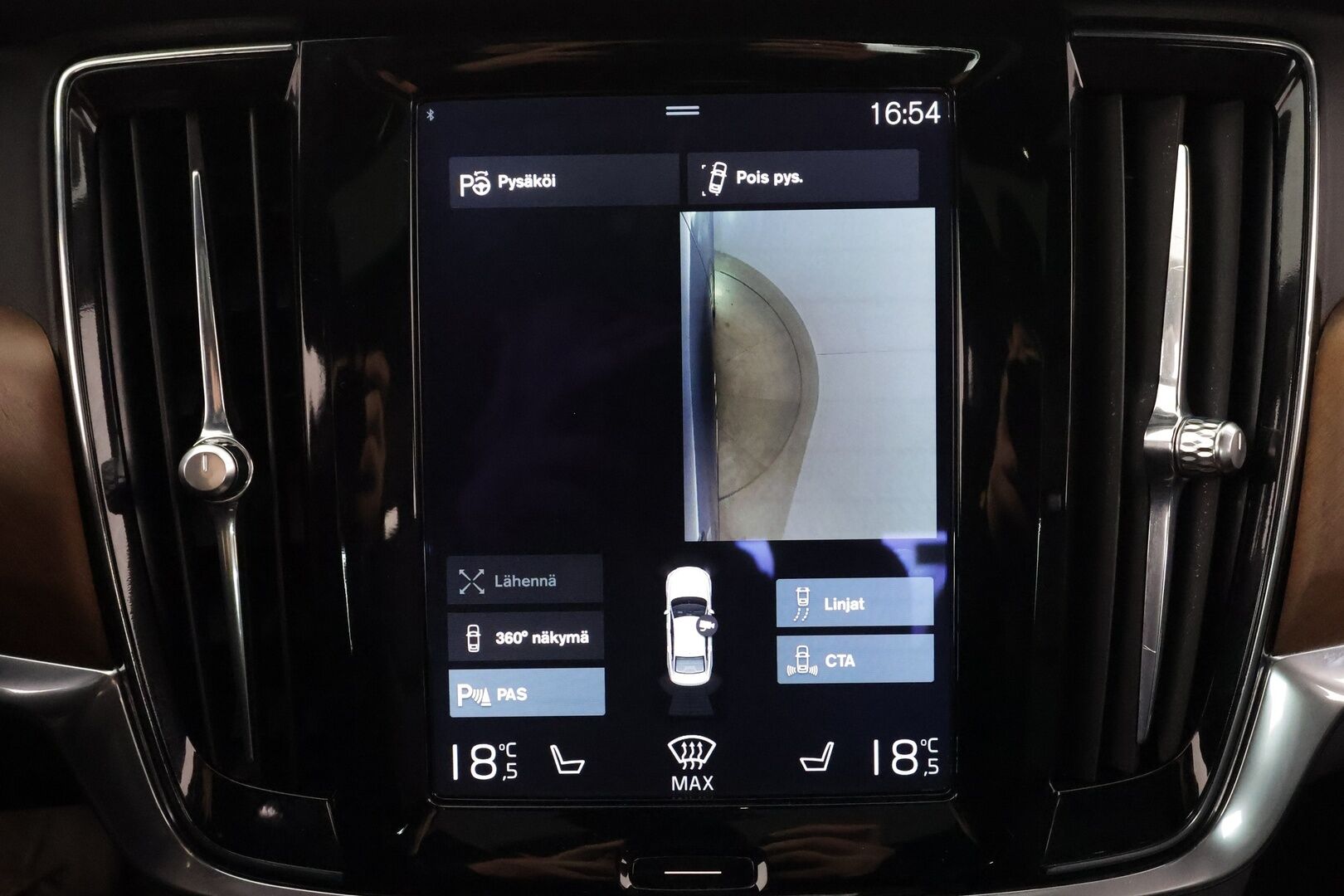 Volvo S90 2017 D5 AWD Inscription aut. * ACC / B&W / HUD / 360° / Webasto / Kattoluukku / Styling Kit / Muistinahat / Full LED / BLIS * - Ilman AD-Blue järjestelmää / Kahdet renkaat aluvanteilla / Supervarusteet - HULLUT AVAJAISHULINAT KORKOTARJOUS 3,29 %