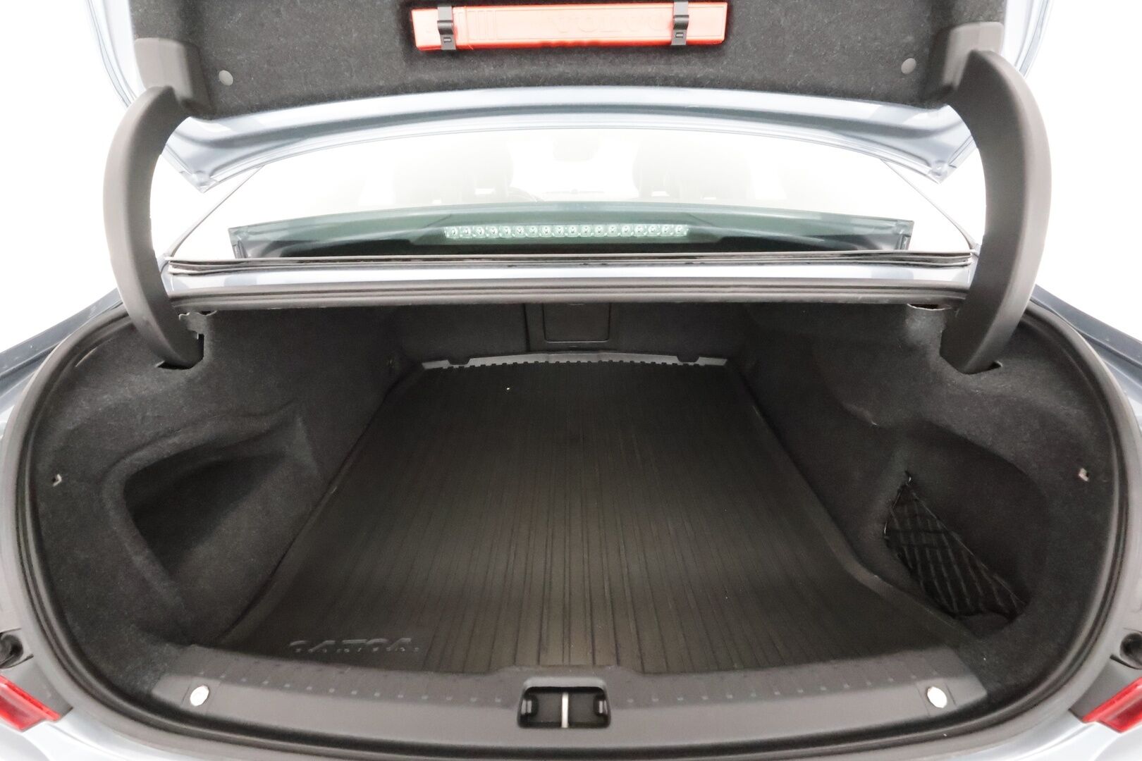 Volvo S90 2017 D5 AWD Inscription aut. * ACC / B&W / HUD / 360° / Webasto / Kattoluukku / Styling Kit / Muistinahat / Full LED / BLIS * - Ilman AD-Blue järjestelmää / Kahdet renkaat aluvanteilla / Supervarusteet - HULLUT AVAJAISHULINAT KORKOTARJOUS 3,29 %