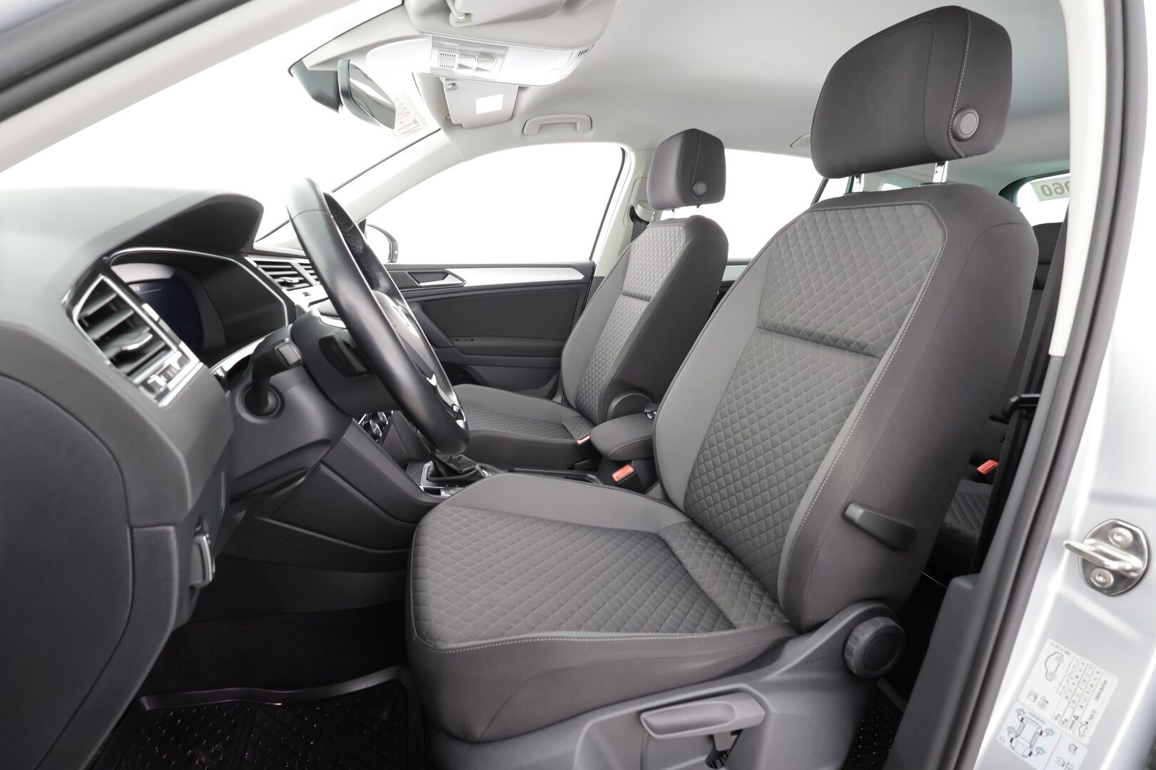 VOLKSWAGEN TIGUAN 2018 1.4TSI 4Motion DSG Highline - * ACC | Koukku | Webasto | 360° | LED | Keyless | Sähköluukku *