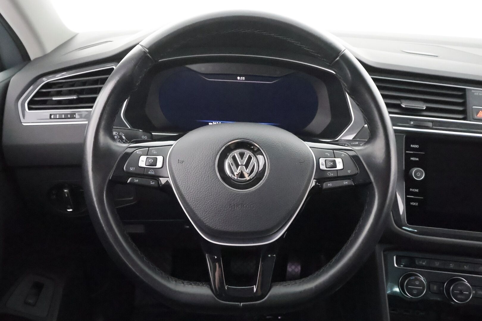 VOLKSWAGEN TIGUAN 2018 1.4TSI 4Motion DSG Highline - * ACC | Koukku | Webasto | 360° | LED | Keyless | Sähköluukku *