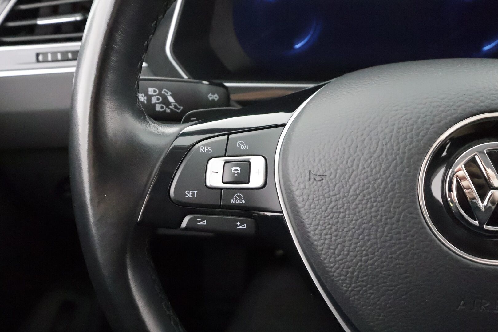 VOLKSWAGEN TIGUAN 2018 1.4TSI 4Motion DSG Highline - * ACC | Koukku | Webasto | 360° | LED | Keyless | Sähköluukku *