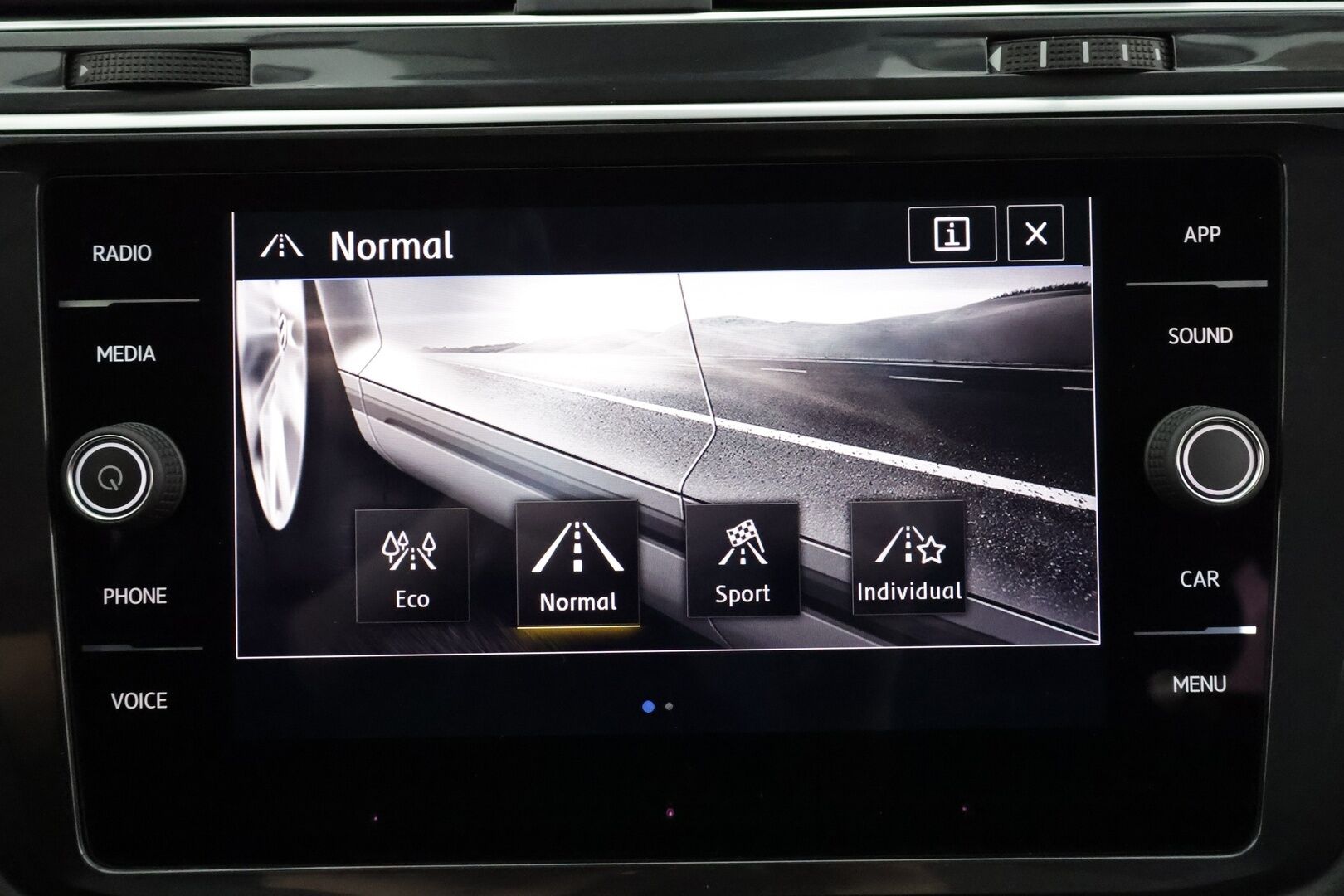 VOLKSWAGEN TIGUAN 2018 1.4TSI 4Motion DSG Highline - * ACC | Koukku | Webasto | 360° | LED | Keyless | Sähköluukku *