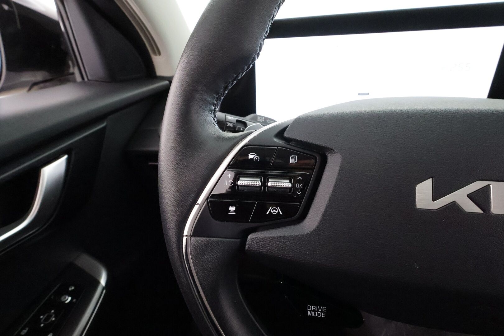 KIA EV6 2022 RWD 58 kWh 170 hv * ACC / ILP / Puolinahat / P.kamera / LED / Navi / Keyless / Ratinlämmitin * - Akku kuntotarkastettu SOH 95,9%