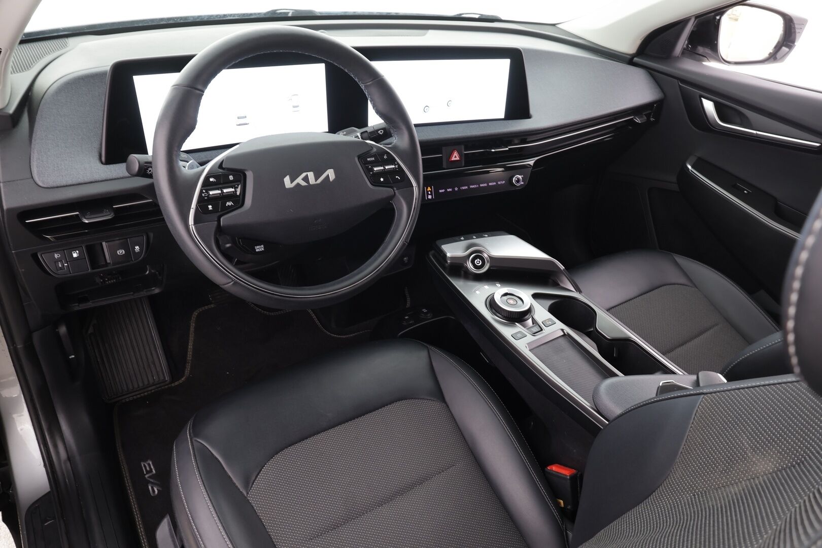 KIA EV6 2022 RWD 58 kWh 170 hv * ACC / ILP / Puolinahat / P.kamera / LED / Navi / Keyless / Ratinlämmitin * - Akku kuntotarkastettu SOH 95,9%