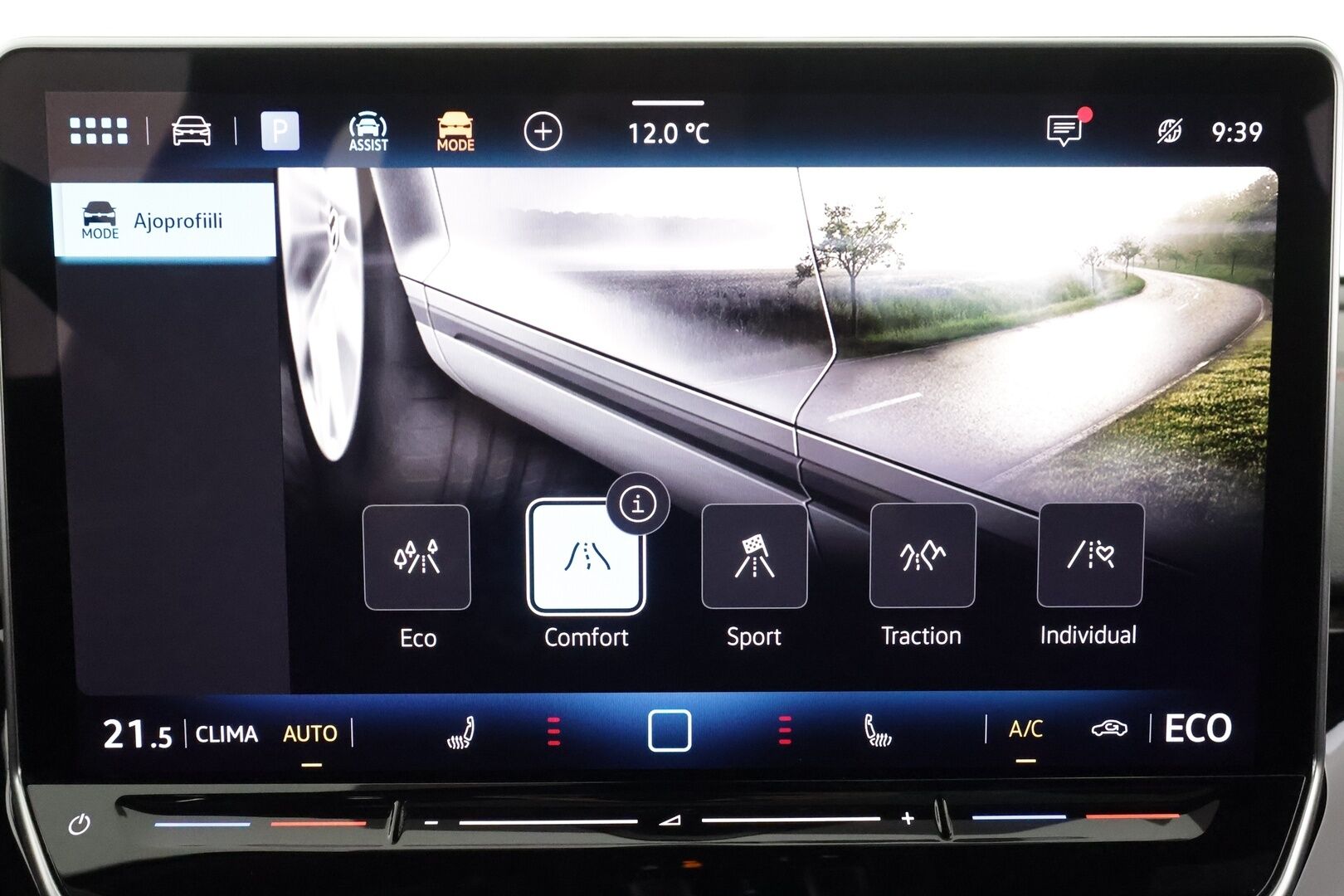 VOLKSWAGEN ID.4 2025 GTX 250 kW 4Motion * ACC / HUD / Akuston esilämmitys / Lasikatto / IQ.Light / Hierovat muistipenkit / Koukku / 360° / H&K * - Facelift / Supervarusteet / Akku kuntotarkastettu