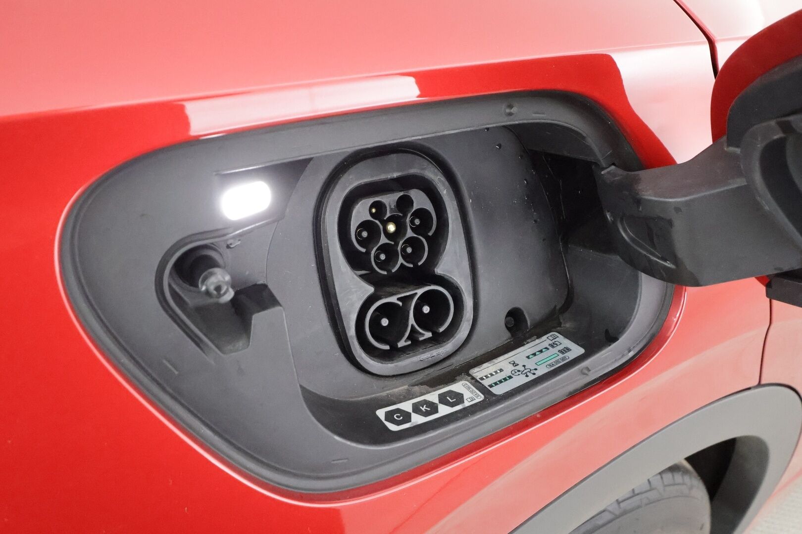 VOLKSWAGEN ID.4 2025 GTX 250 kW 4Motion * ACC / HUD / Akuston esilämmitys / Lasikatto / IQ.Light / Hierovat muistipenkit / Koukku / 360° / H&K * - Facelift / Supervarusteet / Akku kuntotarkastettu