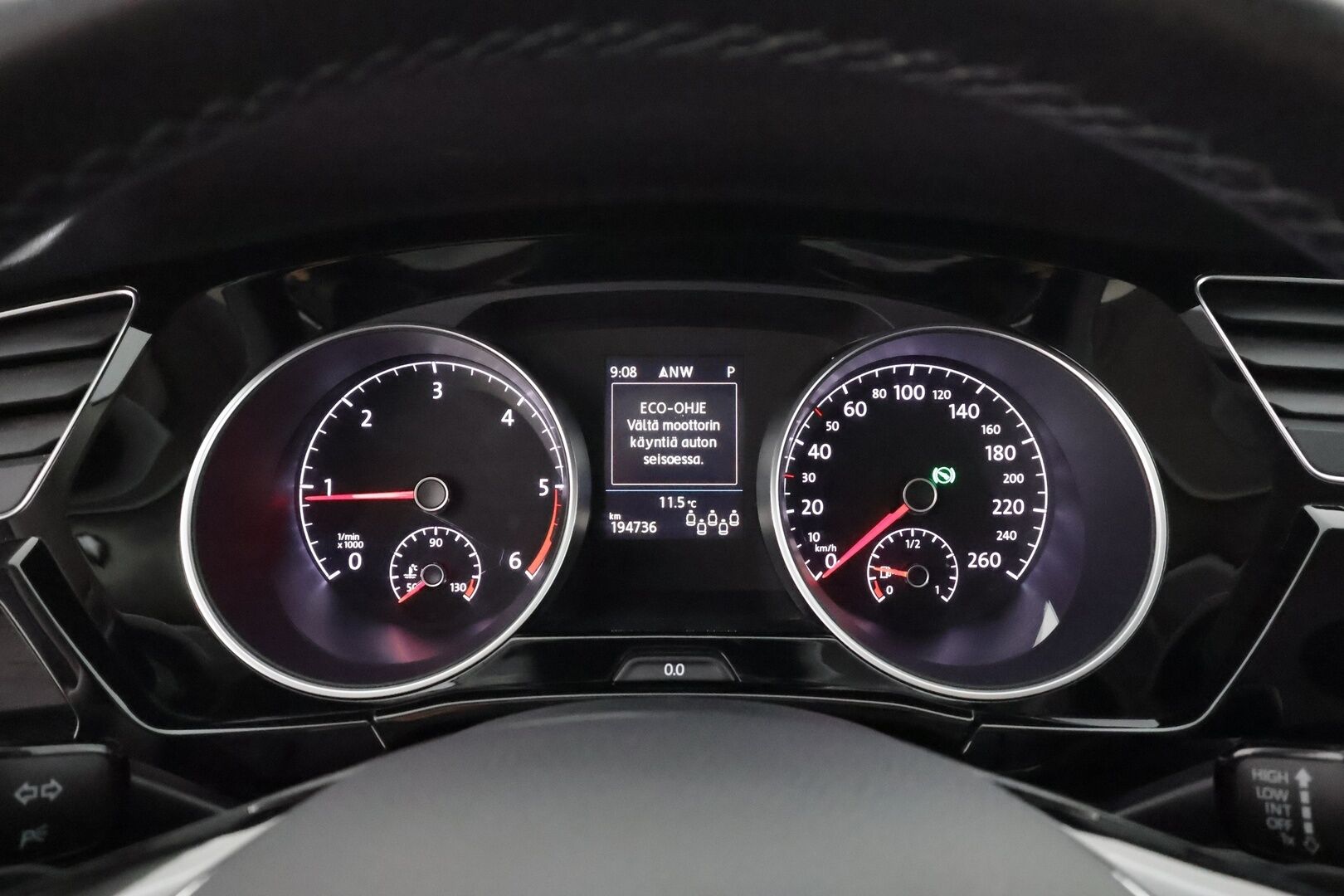 VOLKSWAGEN TOURAN 2022 2.0 TDi 110kW Highline DSG 7-P * ACC / Webasto / Koukku / LED / Navi / P.tutkat / Hierova penkki * - Kahdet renkaat aluvanteilla / Merkkihuollettu / Hyvät varusteet