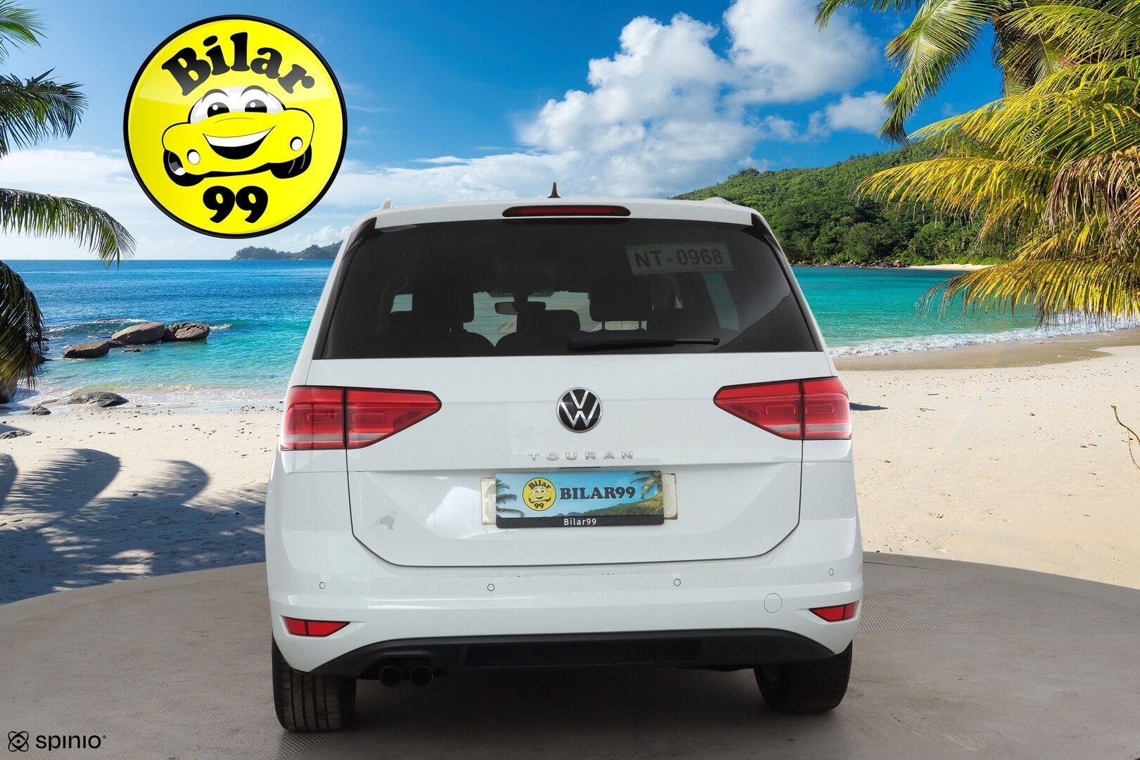 VOLKSWAGEN TOURAN 2022 2.0 TDi 110kW Highline DSG 7-P * ACC / Webasto / Koukku / LED / Navi / P.tutkat / Hierova penkki * - Kahdet renkaat aluvanteilla / Merkkihuollettu / Hyvät varusteet