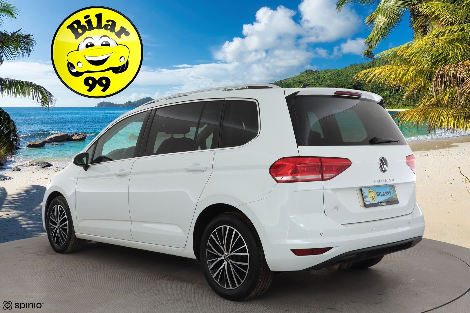 VOLKSWAGEN TOURAN 2022 2.0 TDi 110kW Highline DSG 7-P * ACC / Webasto / Koukku / LED / Navi / P.tutkat / Hierova penkki * - Kahdet renkaat aluvanteilla / Merkkihuollettu / Hyvät varusteet