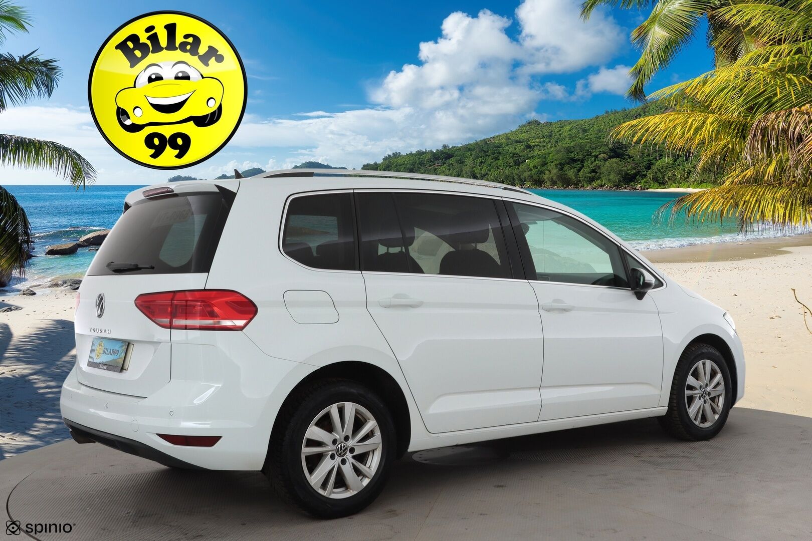 VOLKSWAGEN TOURAN 2022 2.0 TDi 110kW Highline DSG 7-P * ACC / Webasto / Koukku / LED / Navi / P.tutkat / Hierova penkki * - Kahdet renkaat aluvanteilla / Merkkihuollettu / Hyvät varusteet