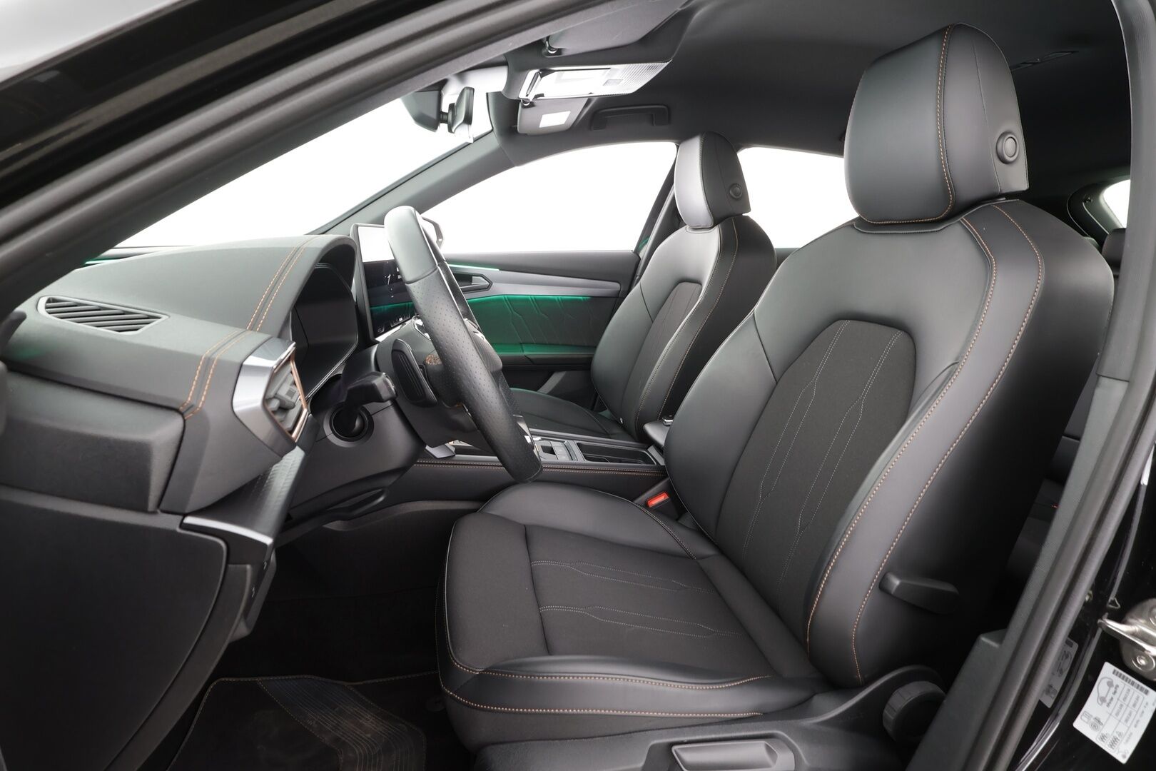 CUPRA FORMENTOR 2025 1.5 eTSI 110 kW MHEV DSG - | ACC | P.Kamera | LED | Puolinahat | Keyless | Apple&Android |