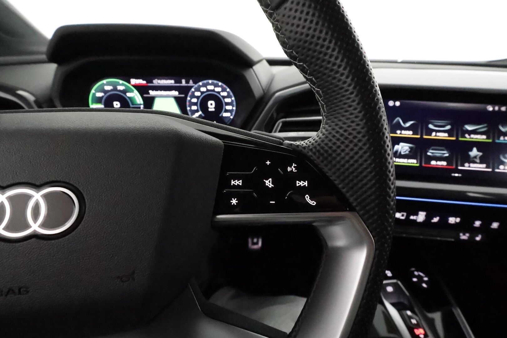 AUDI Q4 E-TRON 2022 Sportback e-tron 50 quattro S-Line **Lämpöpumppu / HUD / Adapt.Vakkari / LED-valot / P-Kamera / Sporttipenkit / Navi** - 3,99 % KORKOTARJOUS TÄHÄN AUTOON - Merkkihuollettu