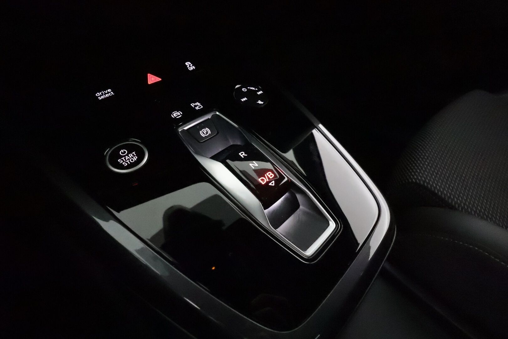 AUDI Q4 E-TRON 2022 Sportback e-tron 50 quattro S-Line **Lämpöpumppu / HUD / Adapt.Vakkari / LED-valot / P-Kamera / Sporttipenkit / Navi** - 3,99 % KORKOTARJOUS TÄHÄN AUTOON - Merkkihuollettu