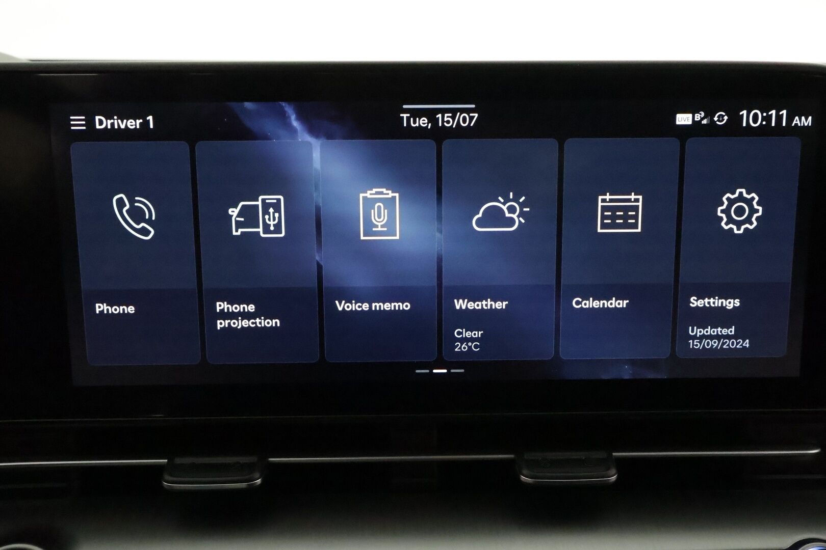 HYUNDAI KONA 2024 65 kWh 217 hv Premium **Adapt.vakkari / Lämpöpumppu / Bose / 360.kamera / HUD / Lasikattoluukku / KeylessGo** - 3,99 % KORKOTARJOUS TÄHÄN AUTOON - Akku kuntotarkastettu 