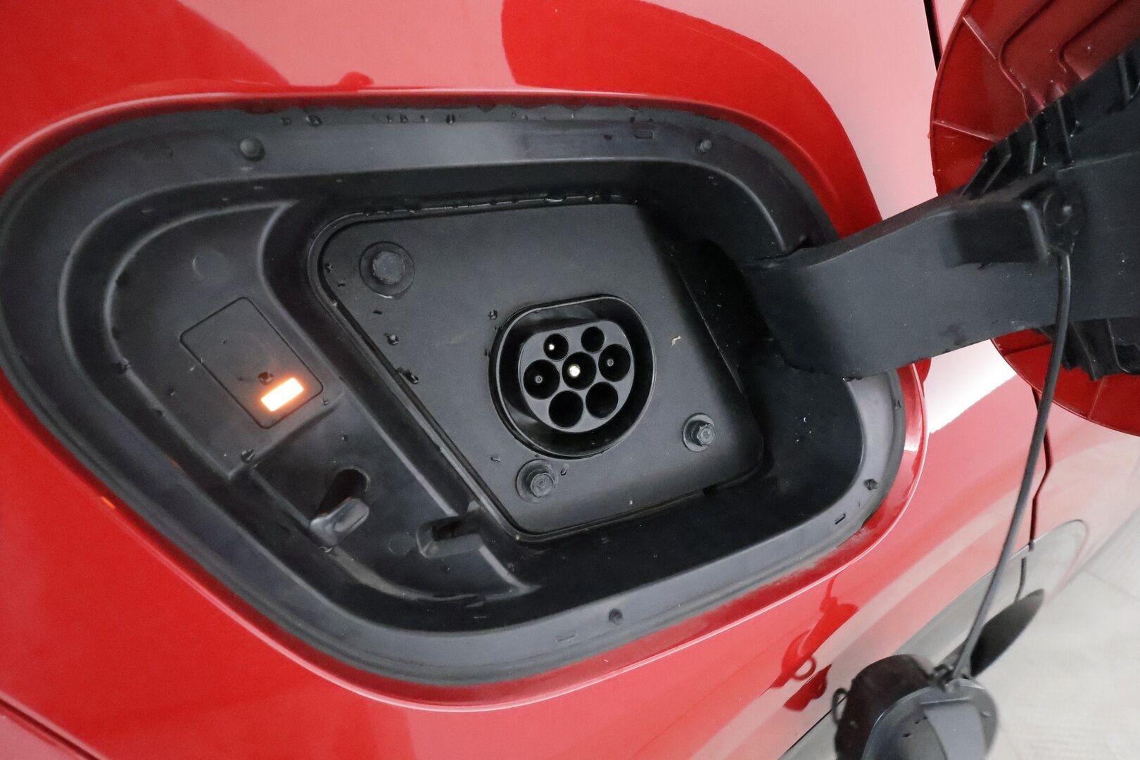 KIA SPORTAGE 2023 1,6 T-GDI AWD Plug-in Hybrid GT-Line AT **Adapt.vakkari / H&K / 360.kamera / Ilmastoidut etuistuimet / Muistipenkki** - 3,99 % KORKOTARJOUS TÄHÄN AUTOON - Merkkihuollettu / Ratinlämmitin / Koukku / LED / Nahka-alcantara / Penkinlämmittimet takana