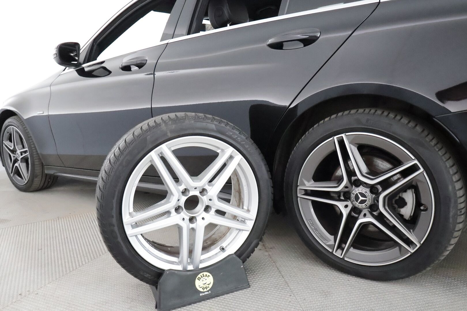 MERCEDES-BENZ C 2021 300e T AMG **LED-High Performance / P.kamera / Sporttipenkit / Koukku / Navi / Apple&Android** - Kahdet Renkaat