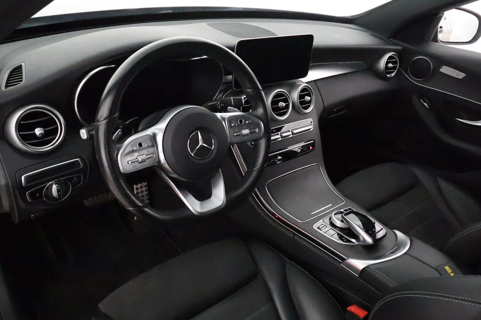 MERCEDES-BENZ C 2021 300e T AMG **LED-High Performance / P.kamera / Sporttipenkit / Koukku / Navi / Apple&Android** - Kahdet Renkaat