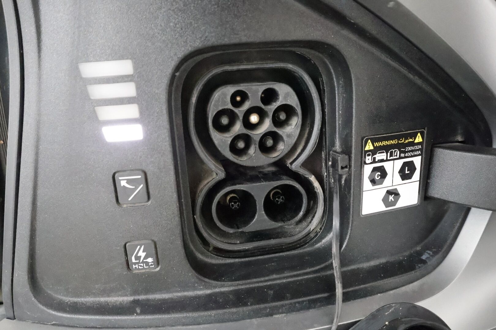 KIA EV6 2022 77kWh AWD 325hv Plus **Adapt.vakkari / Lämpöpumppu / Ilmastoidut nahat / Muistipenkki / 360.kamera / Koukku / KeylessGo** - 3,99 % KORKOTARJOUS TÄHÄN AUTOON - Akku kuntotarkastettu / Kahdet renkaat aluvanteilla / Penkinlämmittimet takana / Merkkihuollettu