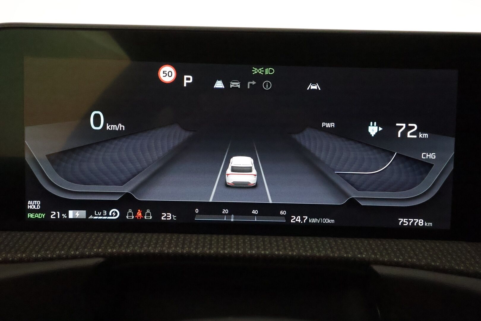 KIA EV6 2022 77kWh AWD 325hv Plus **Adapt.vakkari / Lämpöpumppu / Ilmastoidut nahat / Muistipenkki / 360.kamera / Koukku / KeylessGo** - 3,99 % KORKOTARJOUS TÄHÄN AUTOON - Akku kuntotarkastettu / Kahdet renkaat aluvanteilla / Penkinlämmittimet takana / Merkkihuollettu