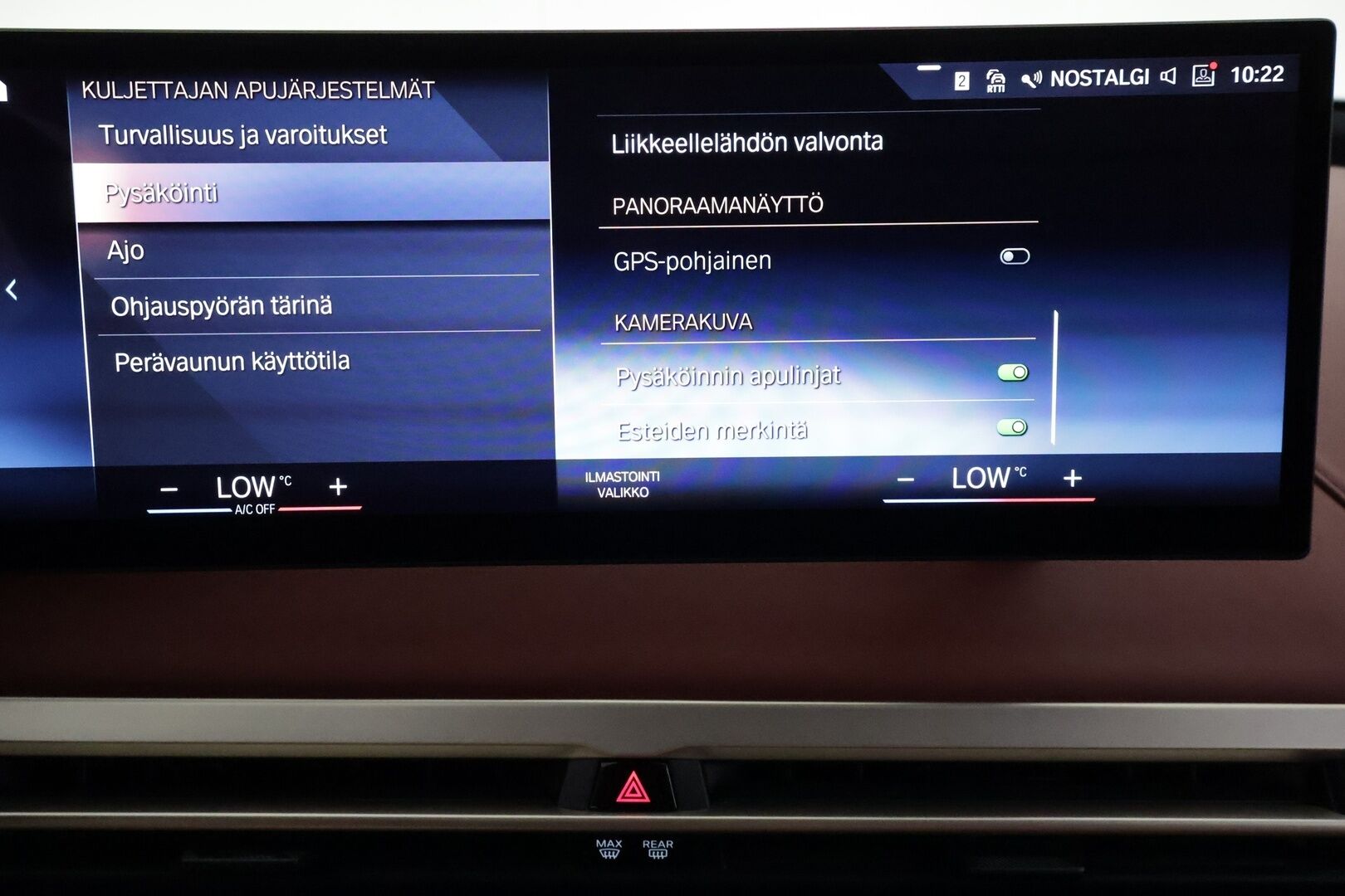 BMW IX 2022 XDRIVE 50 Fully Charged **Widescreen / Laser-LED / Harman/Kardon / Koukku / HUD / Lasikatto / 360° / Ilma-alusta** - 2,99 % KORKOTARJOUS TÄHÄN AUTOON - Merkkihuollettu / Kahdet Renkaat / **HYVILLÄ KAMOILLA**