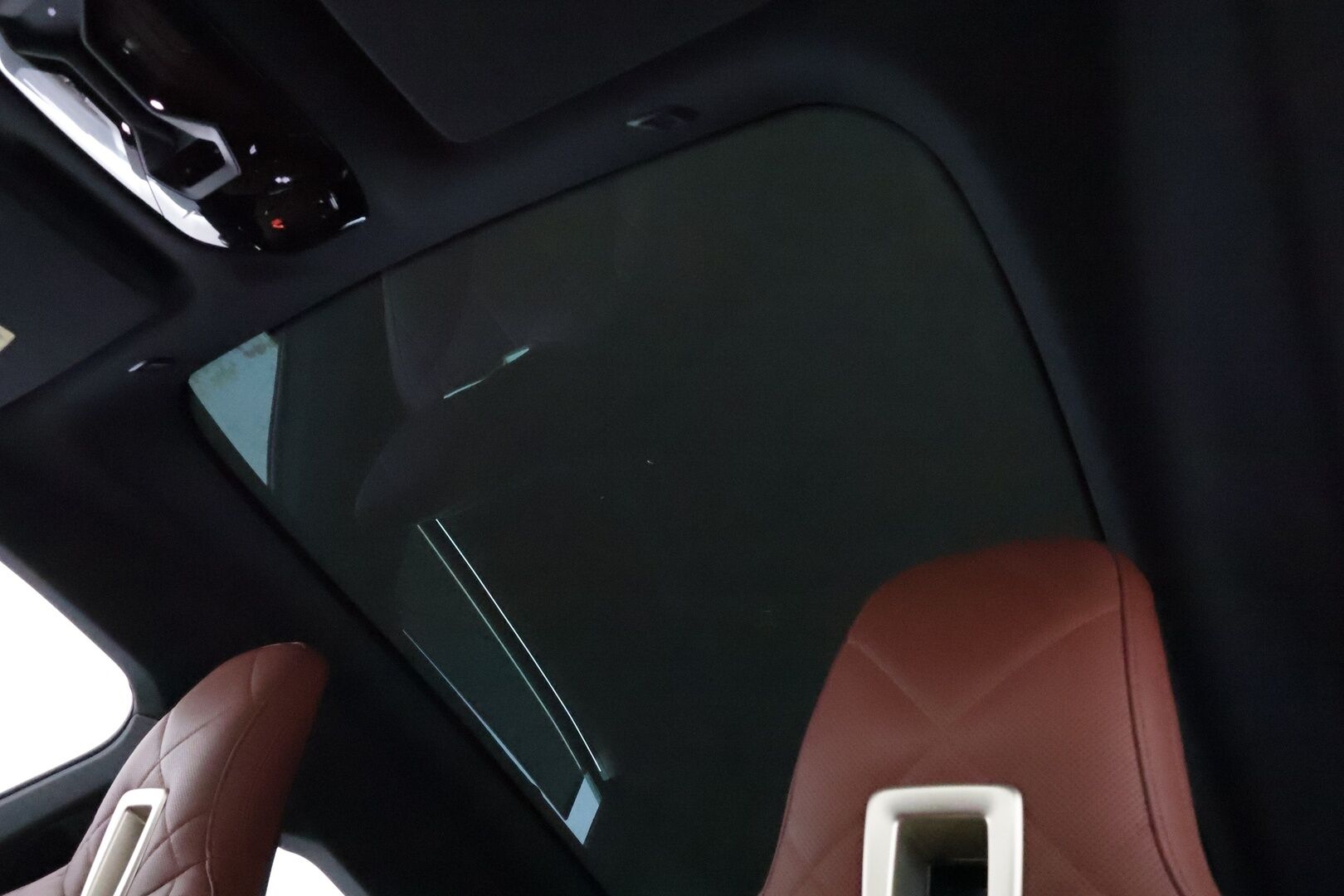 BMW IX 2022 XDRIVE 50 Fully Charged **Widescreen / Laser-LED / Harman/Kardon / Koukku / HUD / Lasikatto / 360° / Ilma-alusta** - 2,99 % KORKOTARJOUS TÄHÄN AUTOON - Merkkihuollettu / Kahdet Renkaat / **HYVILLÄ KAMOILLA**