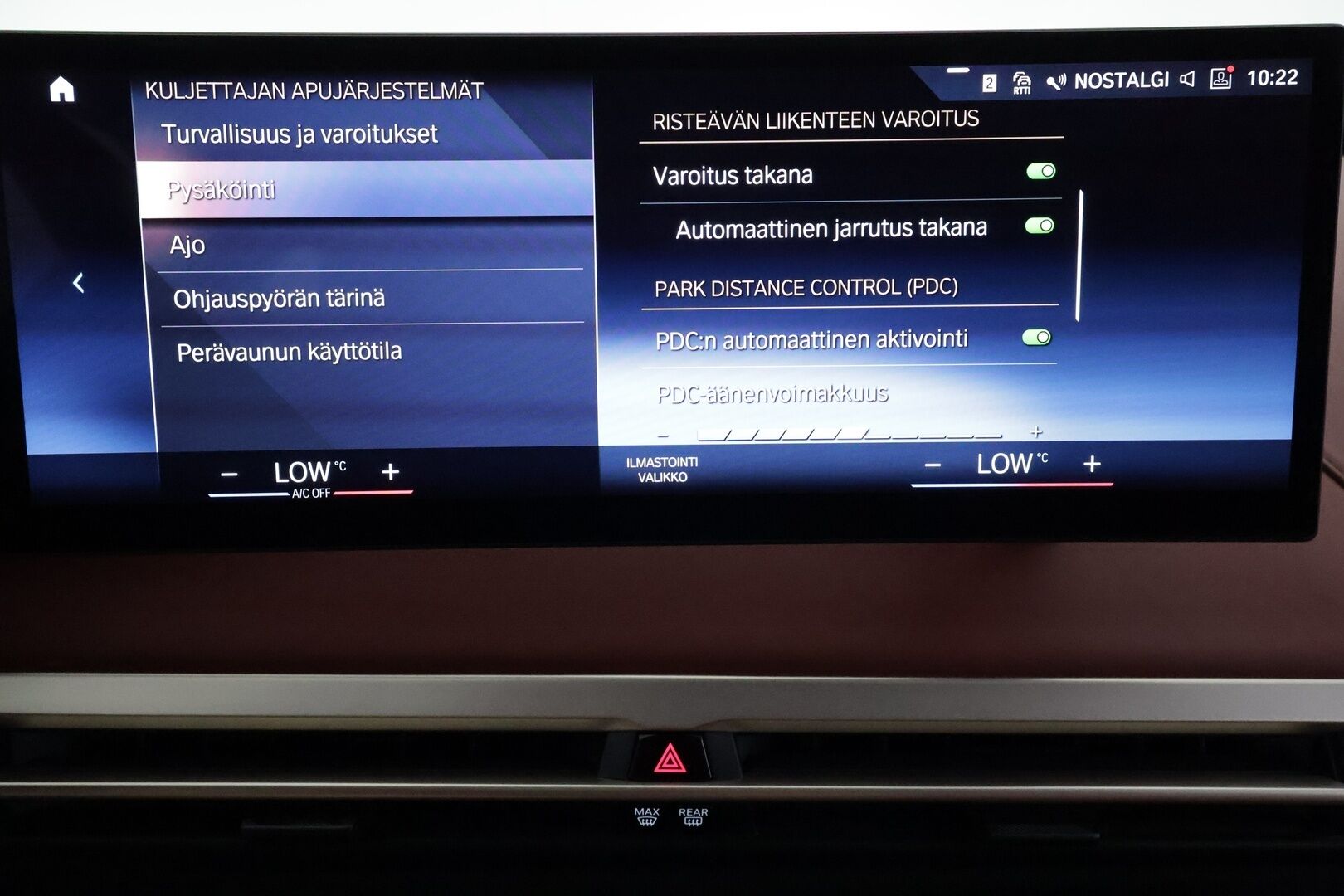 BMW IX 2022 XDRIVE 50 Fully Charged **Widescreen / Laser-LED / Harman/Kardon / Koukku / HUD / Lasikatto / 360° / Ilma-alusta** - 2,99 % KORKOTARJOUS TÄHÄN AUTOON - Merkkihuollettu / Kahdet Renkaat / **HYVILLÄ KAMOILLA**