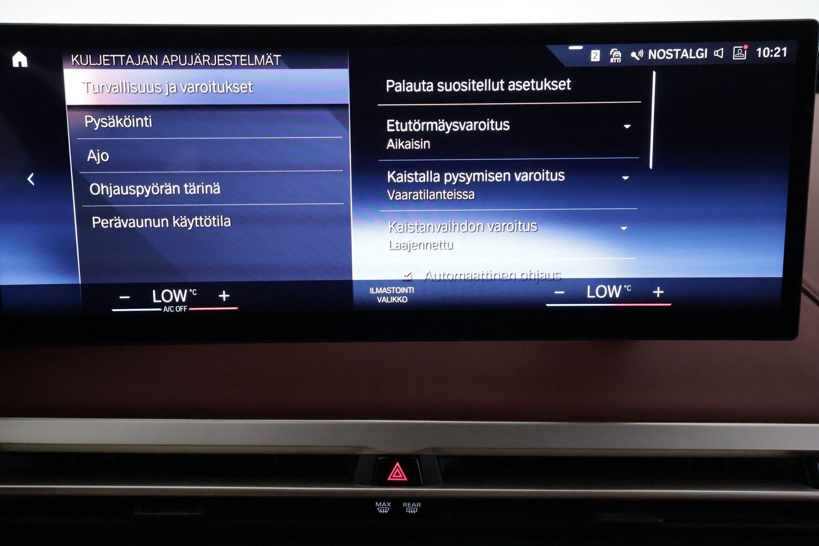 BMW IX 2022 XDRIVE 50 Fully Charged **Widescreen / Laser-LED / Harman/Kardon / Koukku / HUD / Lasikatto / 360° / Ilma-alusta** - 2,99 % KORKOTARJOUS TÄHÄN AUTOON - Merkkihuollettu / Kahdet Renkaat / **HYVILLÄ KAMOILLA**
