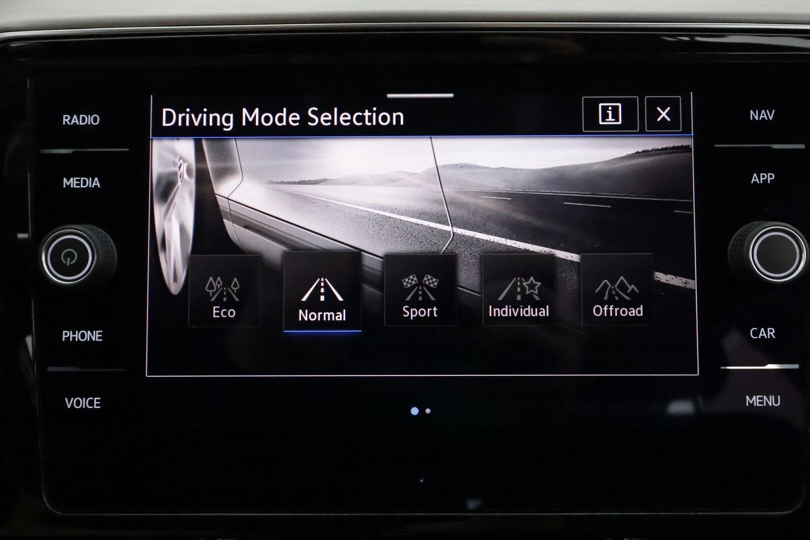 VOLKSWAGEN PASSAT 2021 Variant Alltrack 2,0 TDI SCR 147 kW 4MOTION DSG **Webasto / Koukku / Adapt.Vakkari / Matrix-LED / P.kamera / Navi** - Digimittari / Merkkihuollettu / Kahdet Renkaat